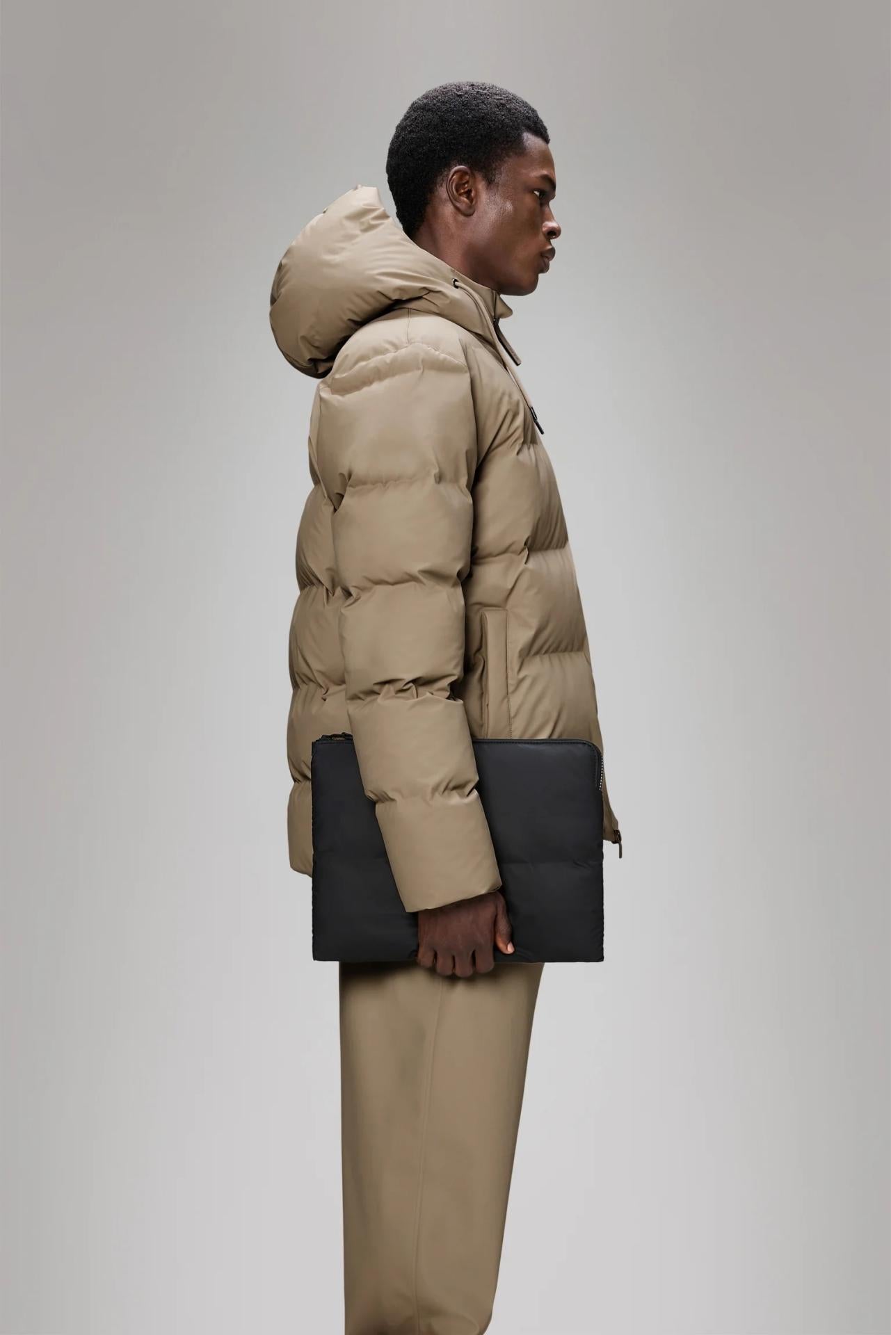 Rains Puffer Laptop Cover 15''/16'' W1 Black