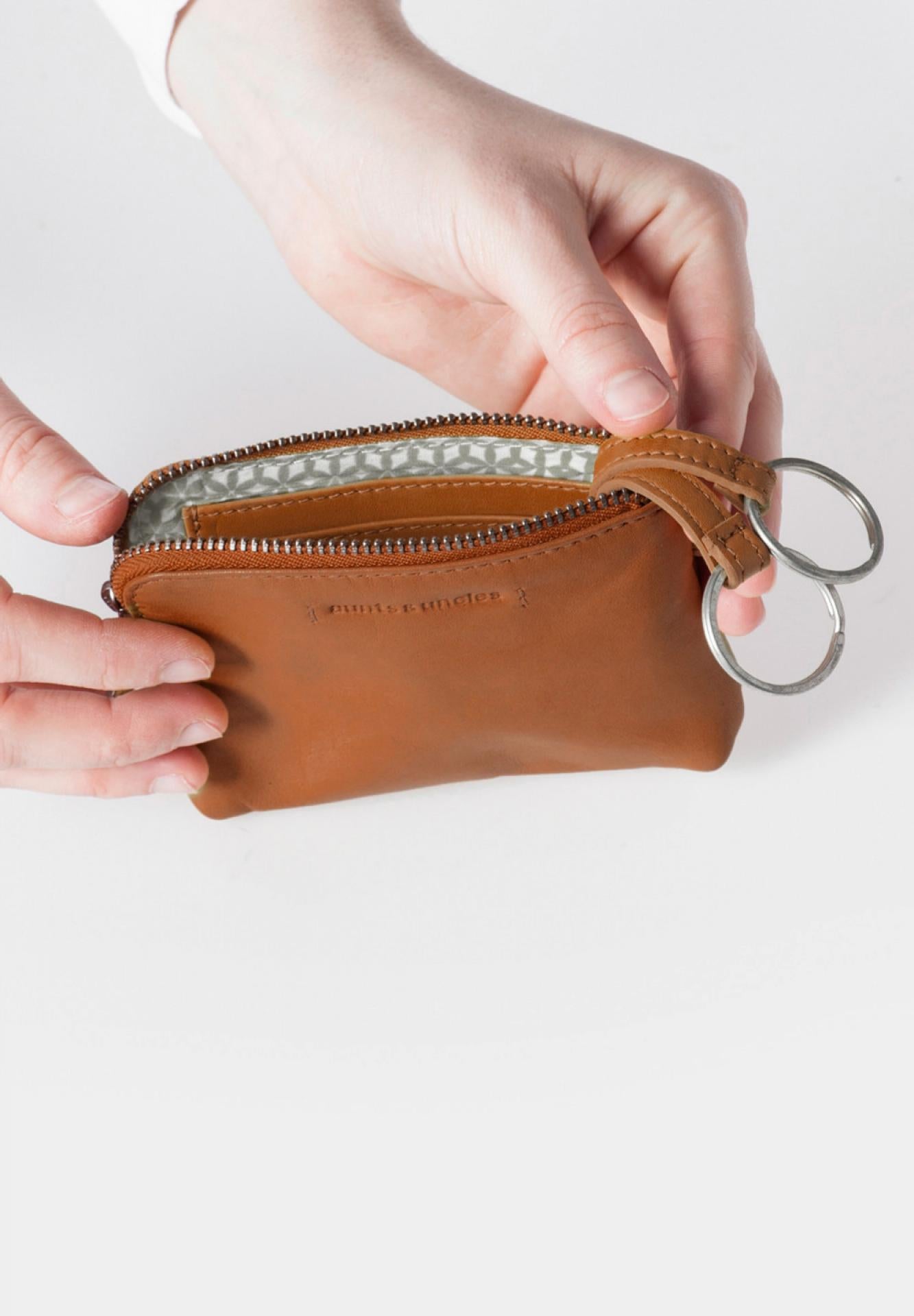 aunts & uncles Physalis Schlüsseletui cognac