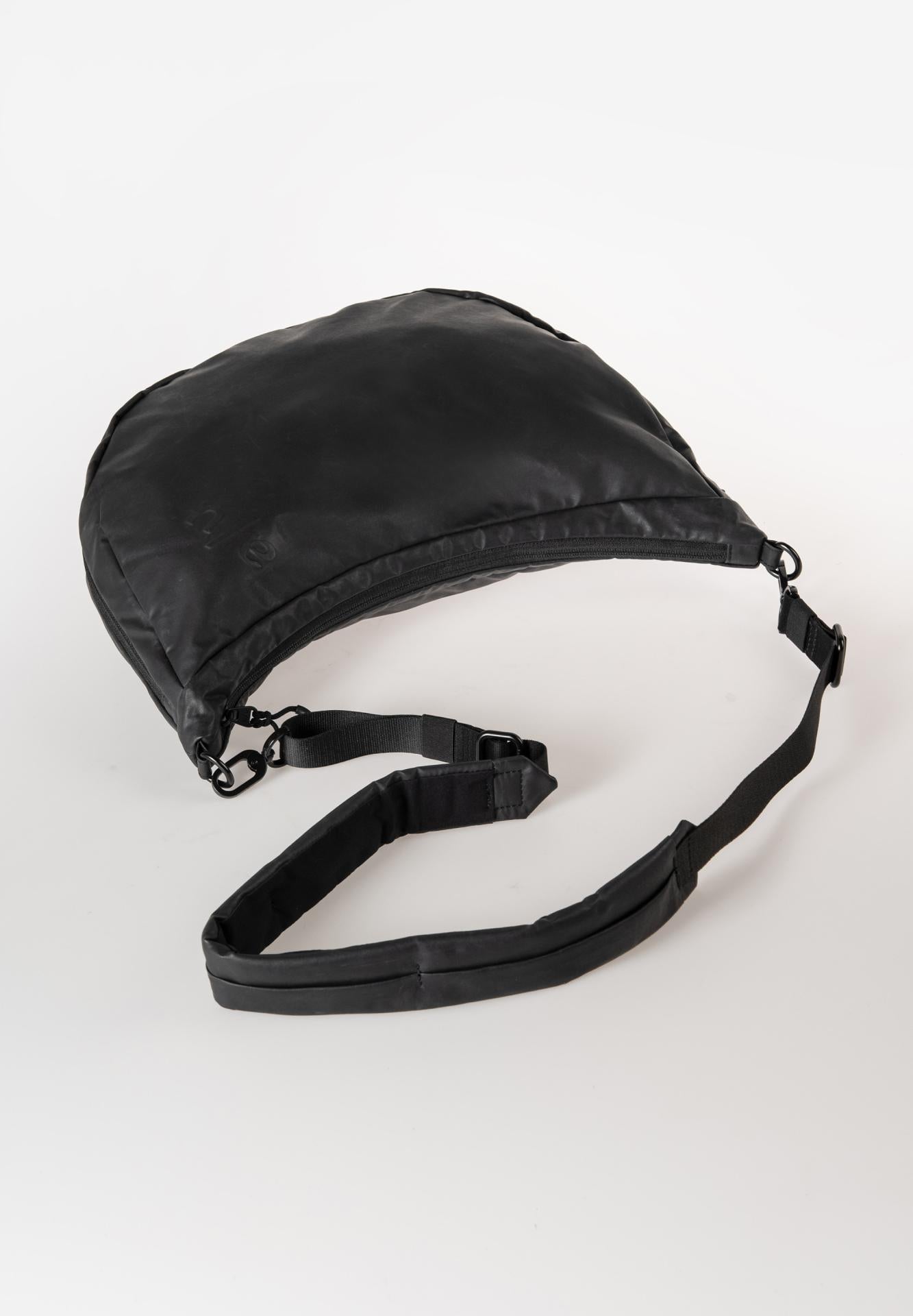 Aunts & Uncles Koyoshi RE Halfmoonbag black