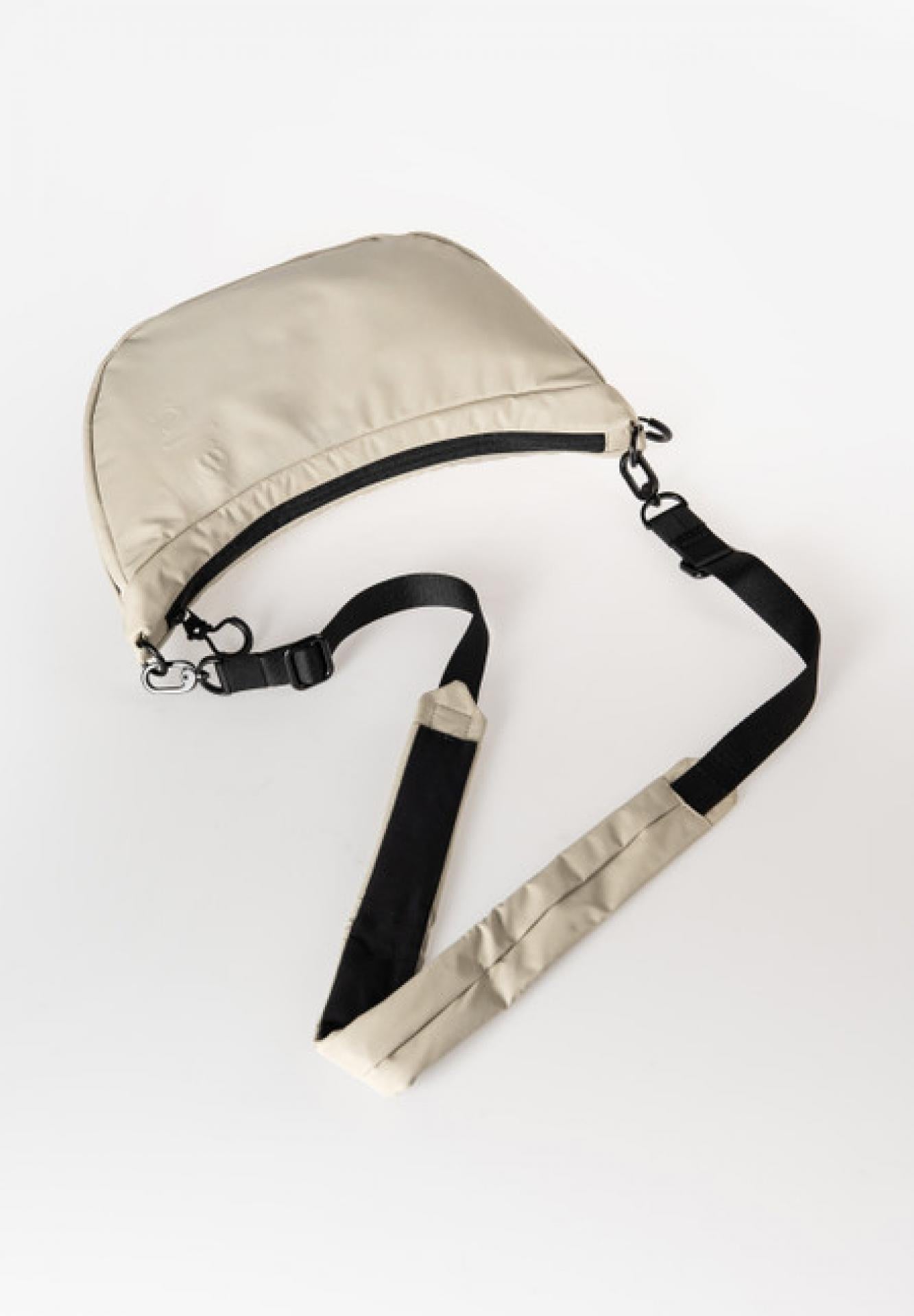 Aunts & Uncles Yoshii RE Halfmoon Bag dust