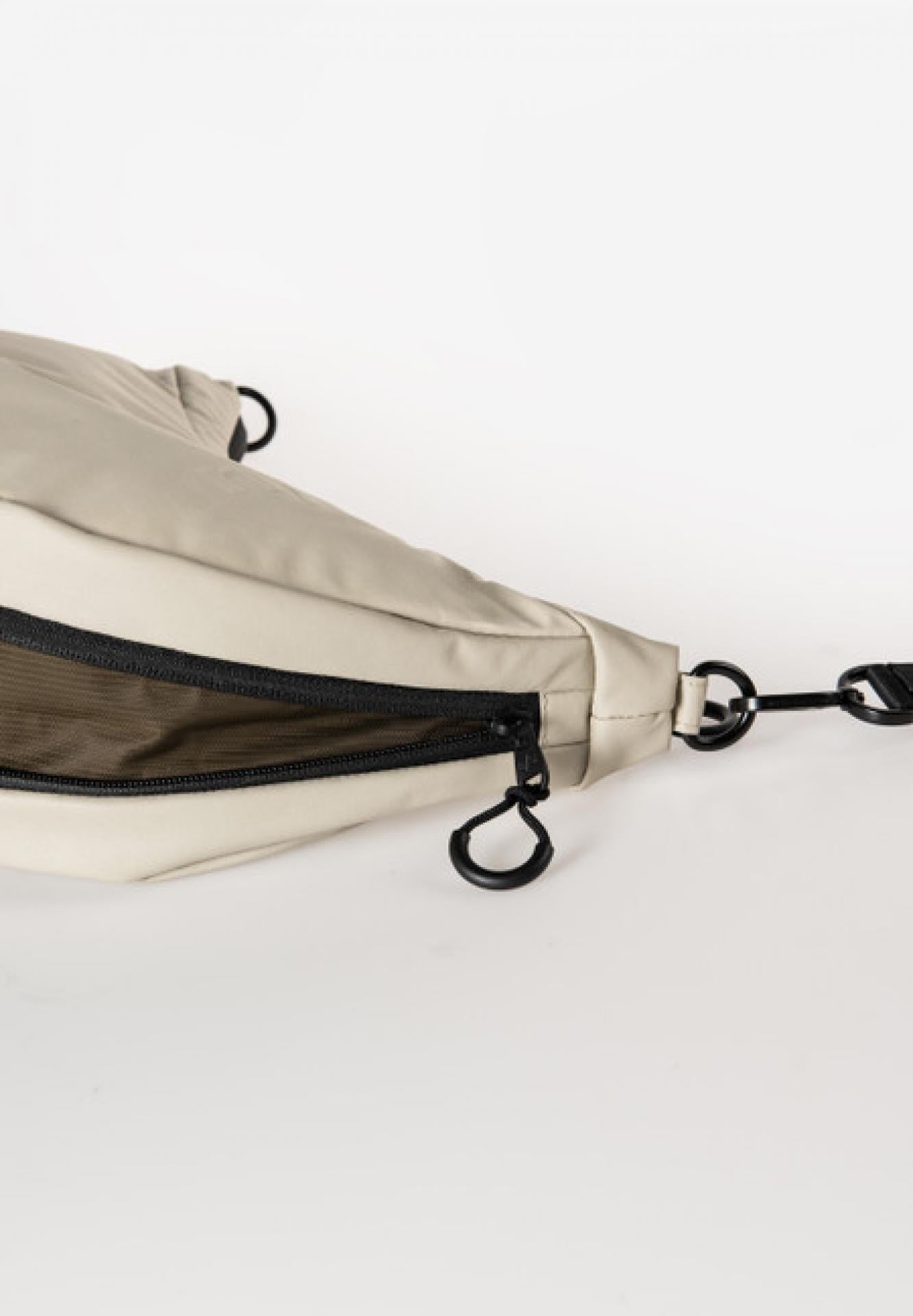 Aunts & Uncles Yoshii RE Halfmoon Bag dust