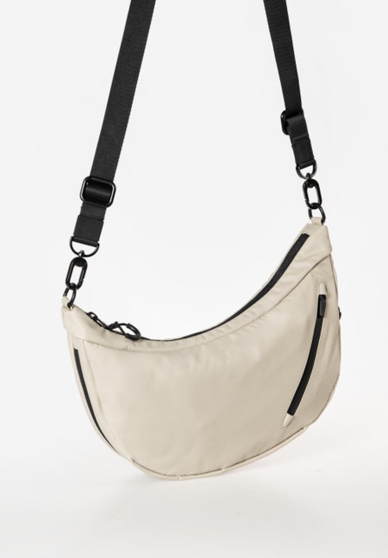 Aunts & Uncles Yoshii RE Halfmoon Bag dust