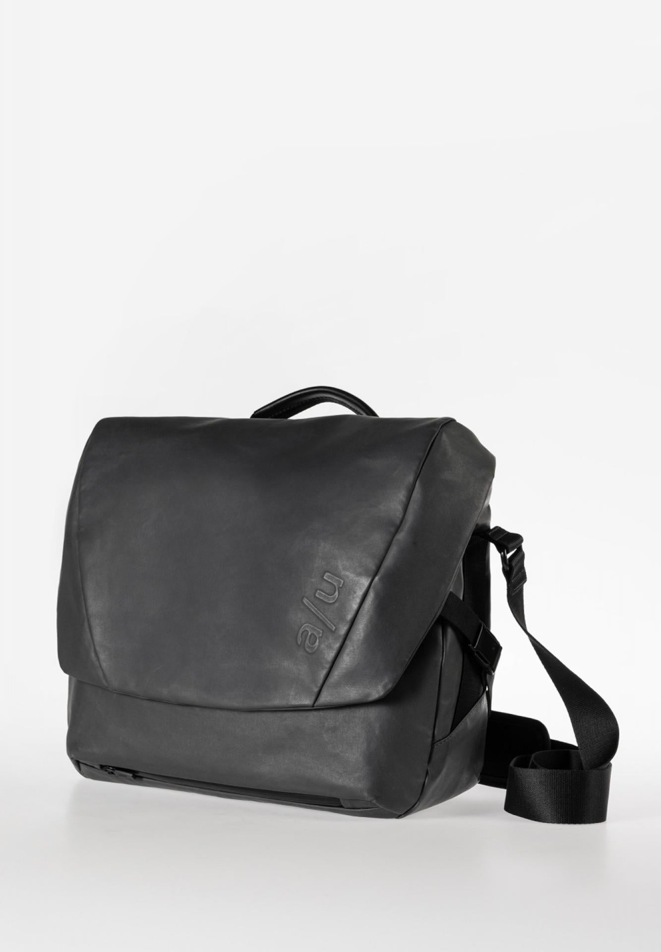 Aunts & Uncles Yamakuni RE Messenger Bag Umhängetasche - Variante: volcanic ash