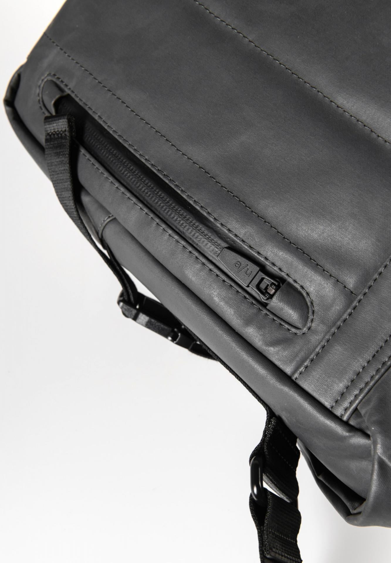 Aunts & Uncles Yamakuni RE Messenger Bag Umhängetasche - Variante: volcanic ash