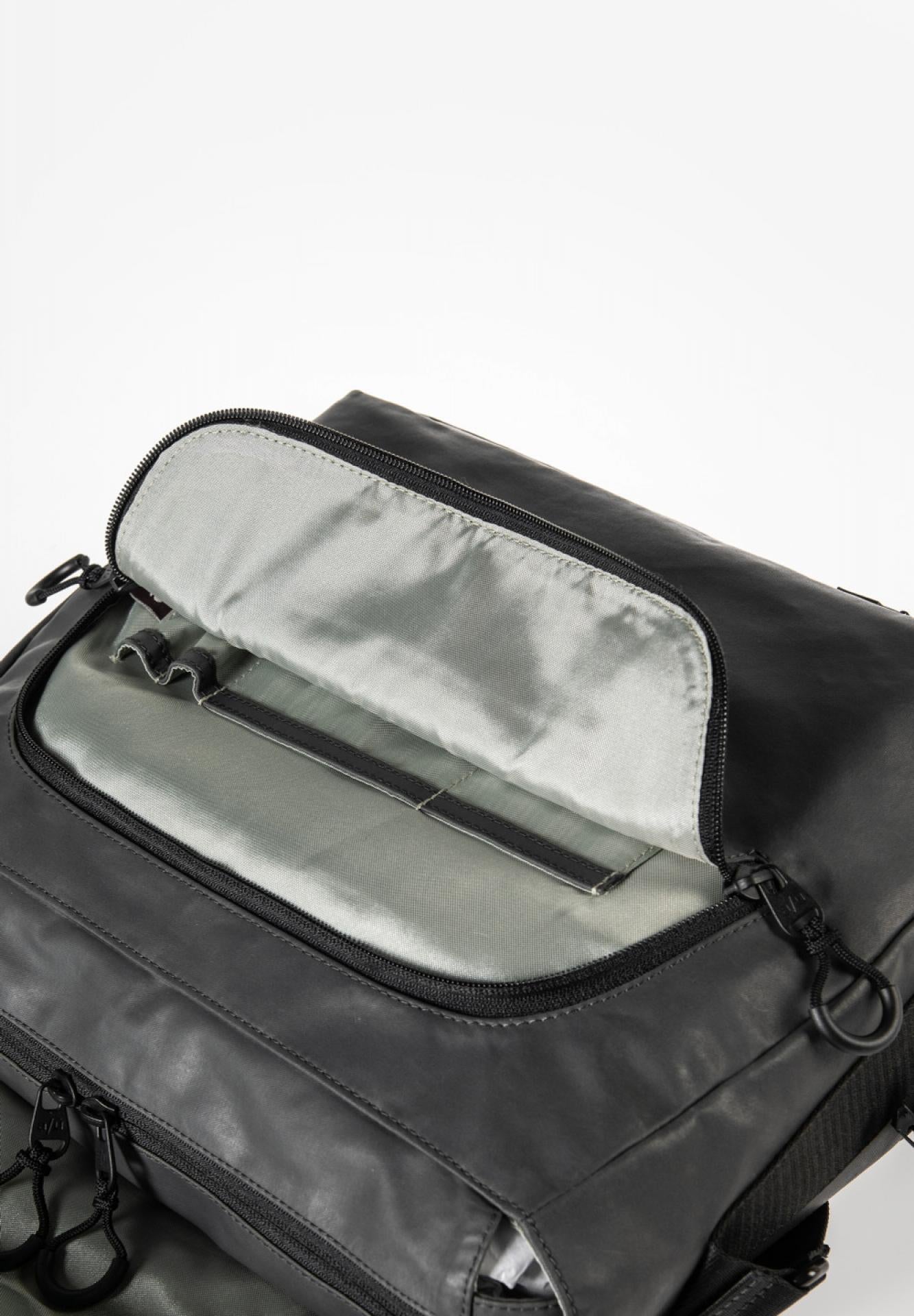 Aunts & Uncles Yamakuni RE Messenger Bag Umhängetasche - Variante: volcanic ash