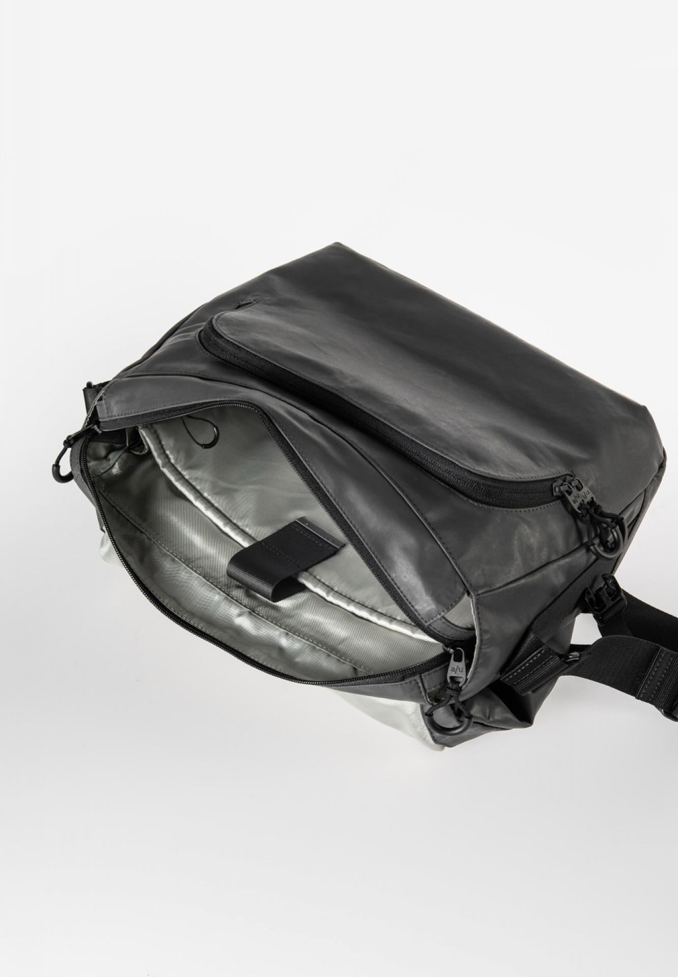 Aunts & Uncles Yamakuni RE Messenger Bag Umhängetasche - Variante: volcanic ash