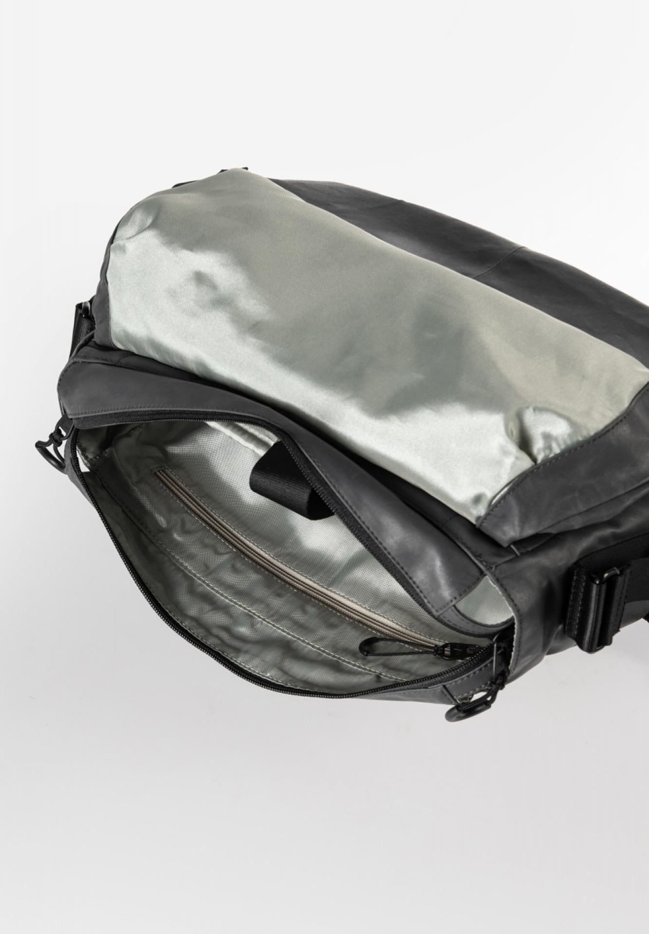 Aunts & Uncles Yamakuni RE Messenger Bag Umhängetasche - Variante: volcanic ash