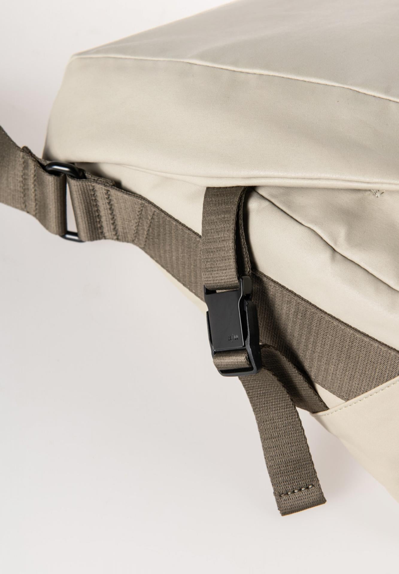 Aunts & Uncles Yamakuni RE Messenger Bag Umhängetasche - Variante: dust