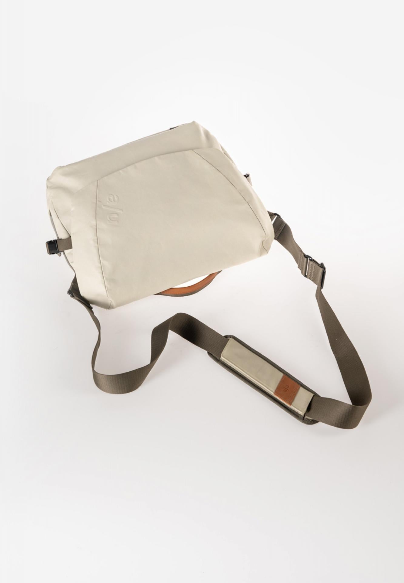 Aunts & Uncles Yamakuni RE Messenger Bag Umhängetasche - Variante: dust