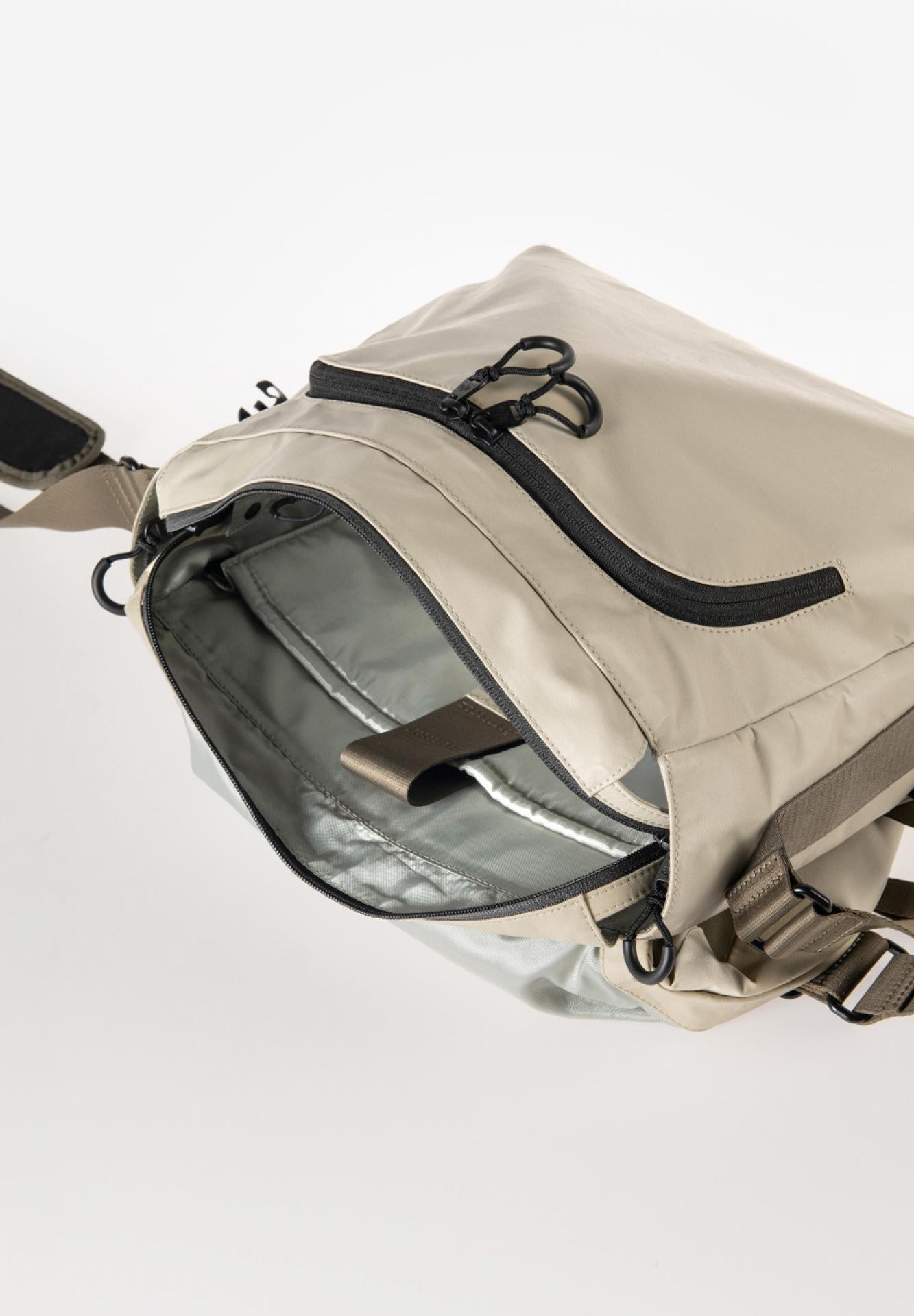 Aunts & Uncles Yamakuni RE Messenger Bag Umhängetasche - Variante: dust