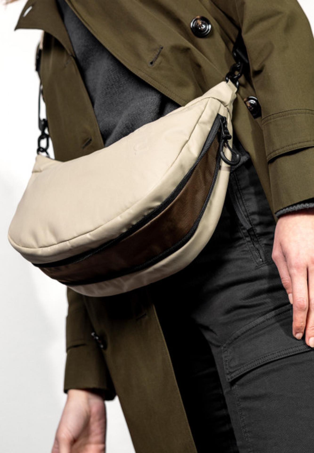 Aunts & Uncles Yoshii RE Halfmoon Bag dust