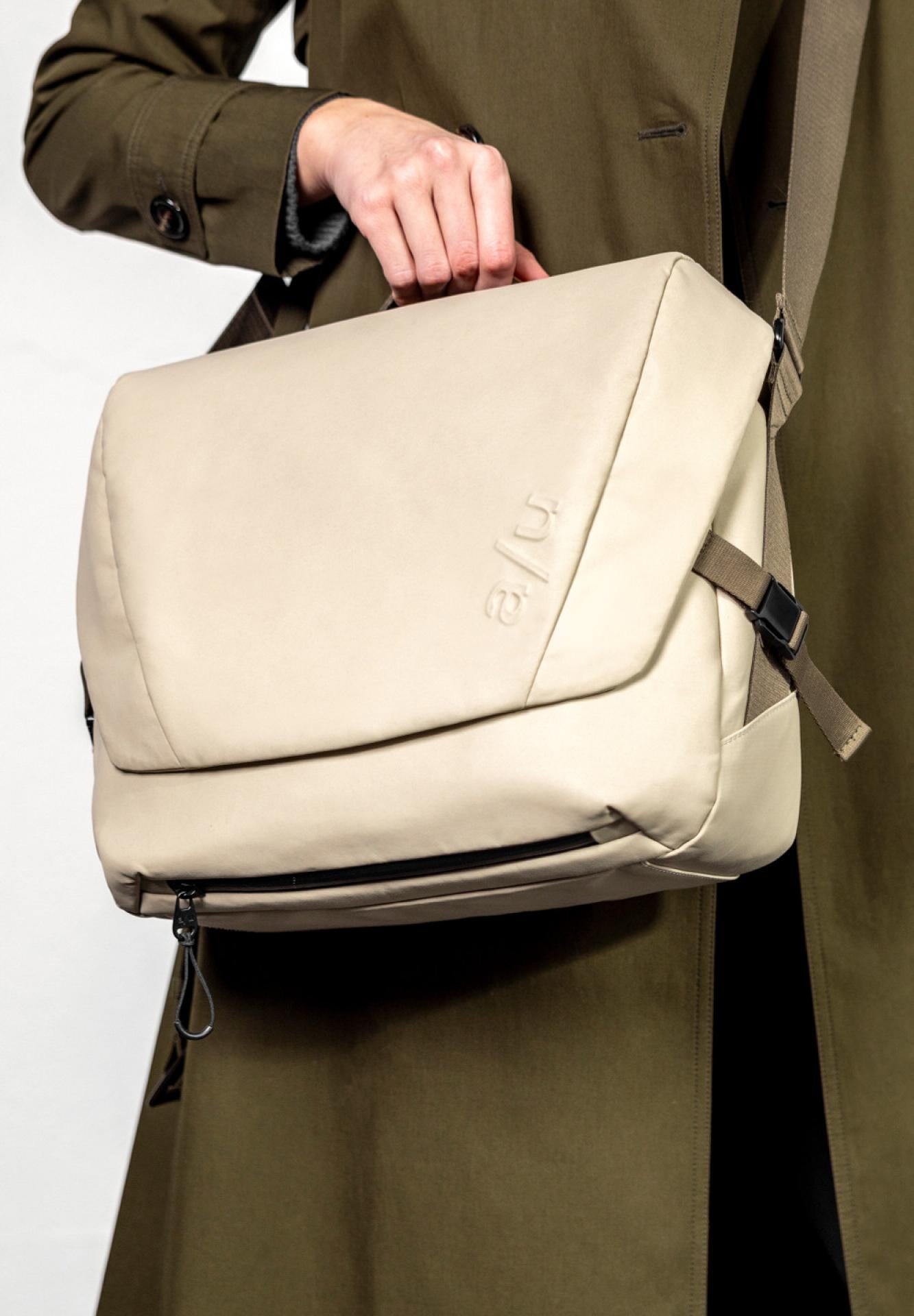 Aunts & Uncles Yamakuni RE Messenger Bag Umhängetasche - Variante: dust