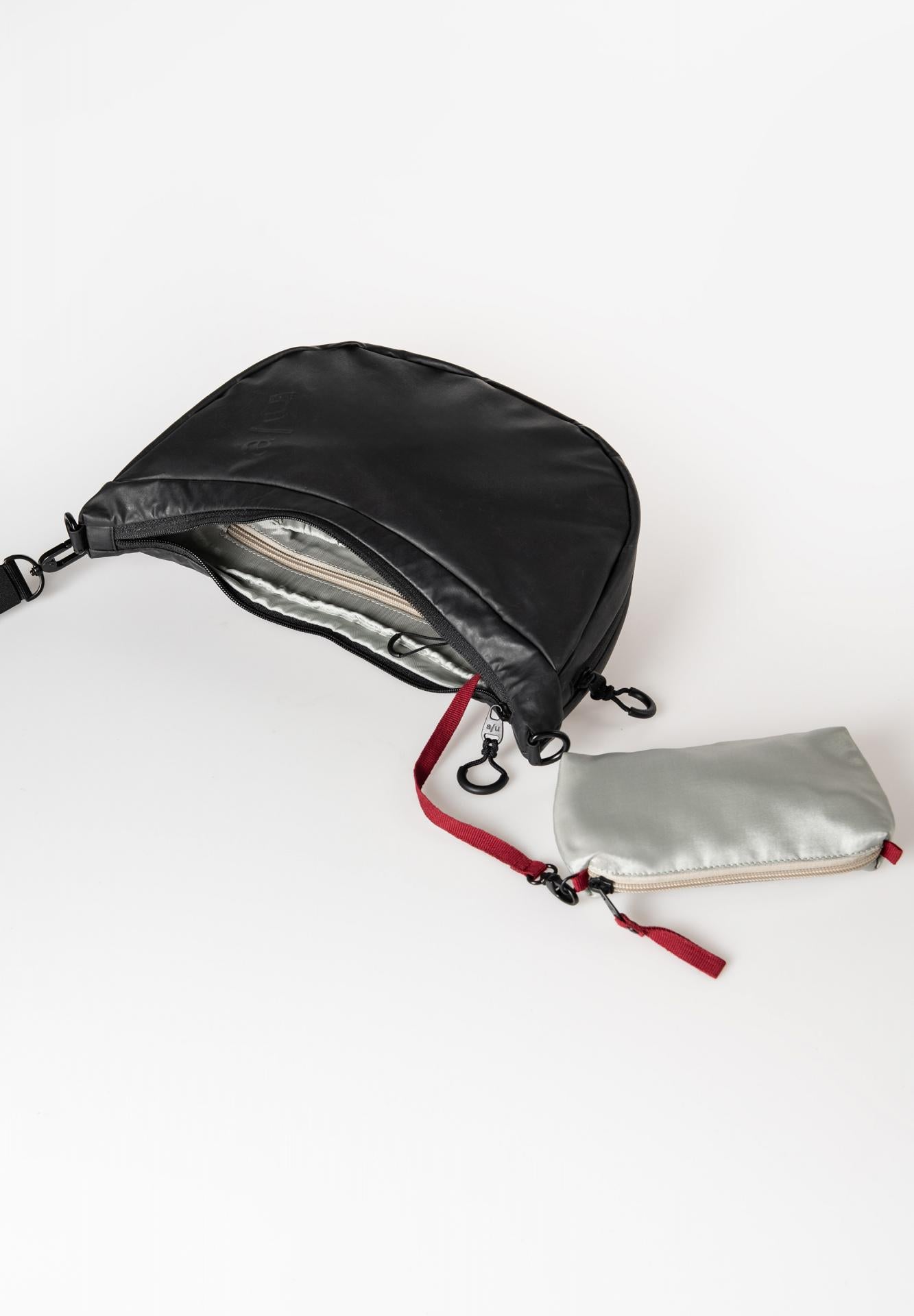 Aunts & Uncles Yoshii RE Halfmoon Bag Schwarz