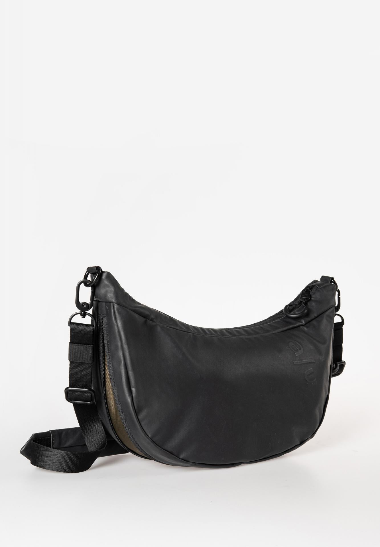Aunts & Uncles Yoshii RE Halfmoon Bag Schwarz