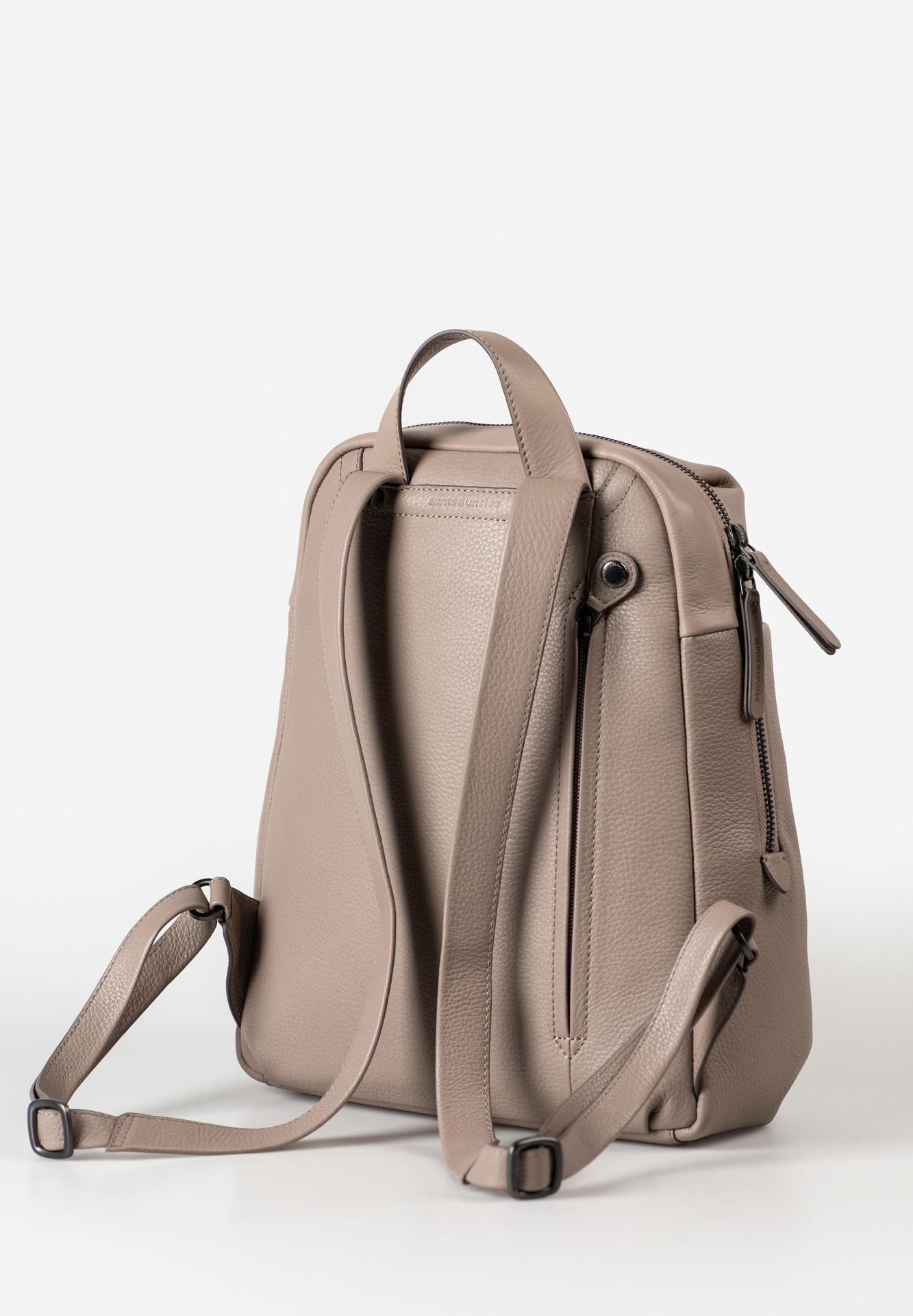 Aunts & Uncles Charm Rucksack portabella