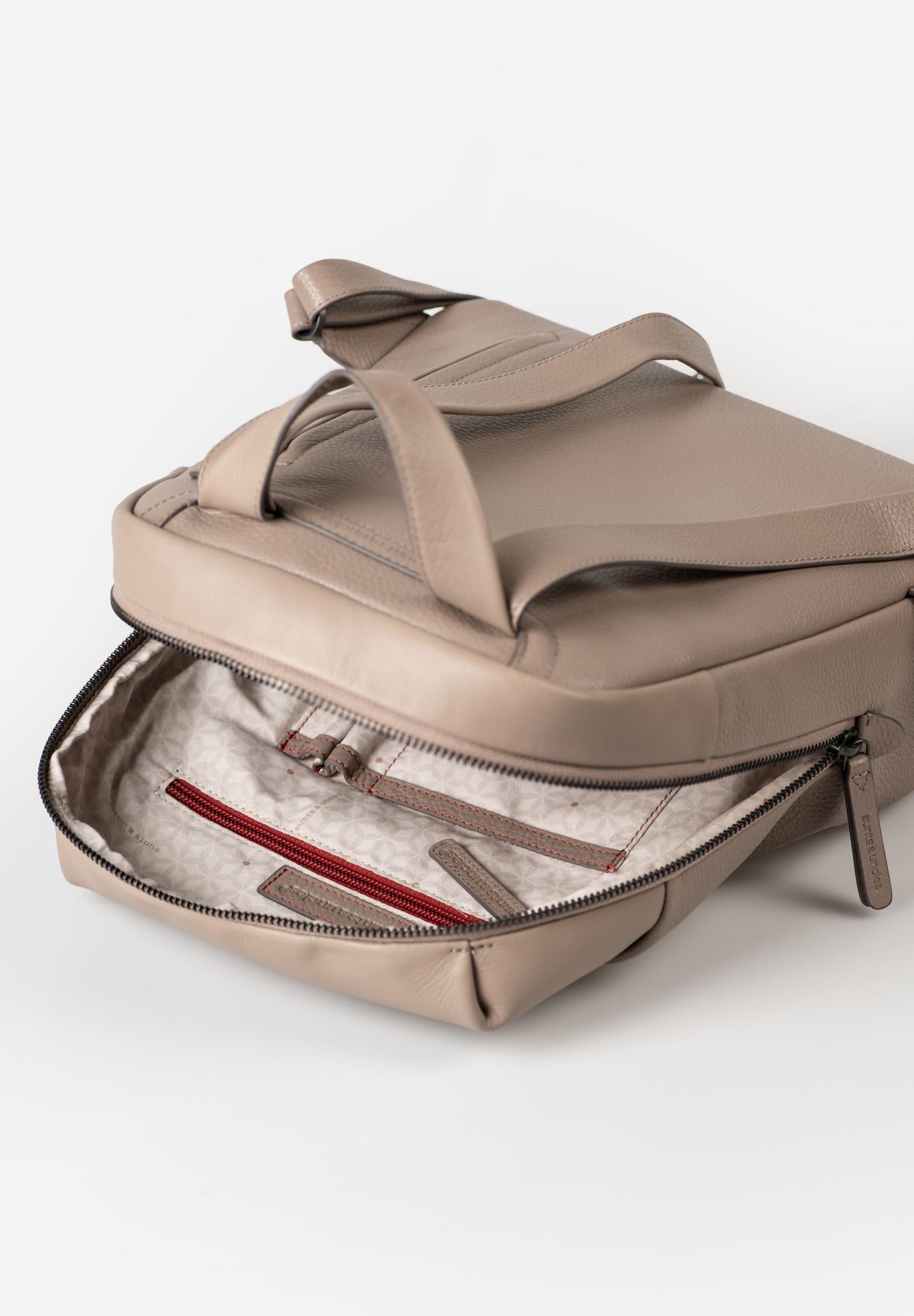 Aunts & Uncles Charm Rucksack portabella
