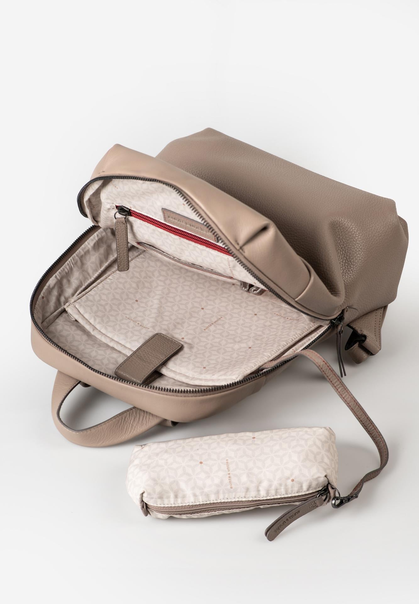 Aunts & Uncles Charm Rucksack portabella