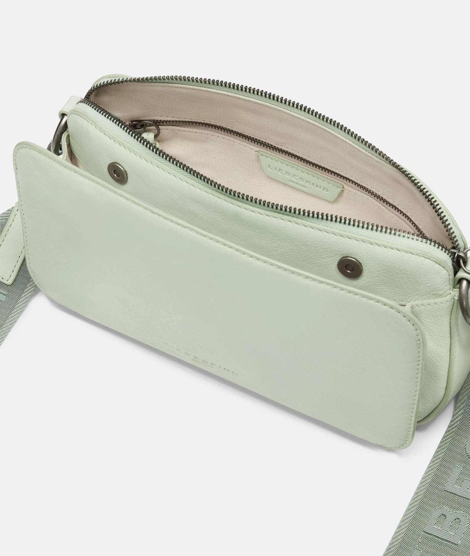 Liesbeskind Berlin Clarice Weiche Crossbody-Bag M Salbeigrün