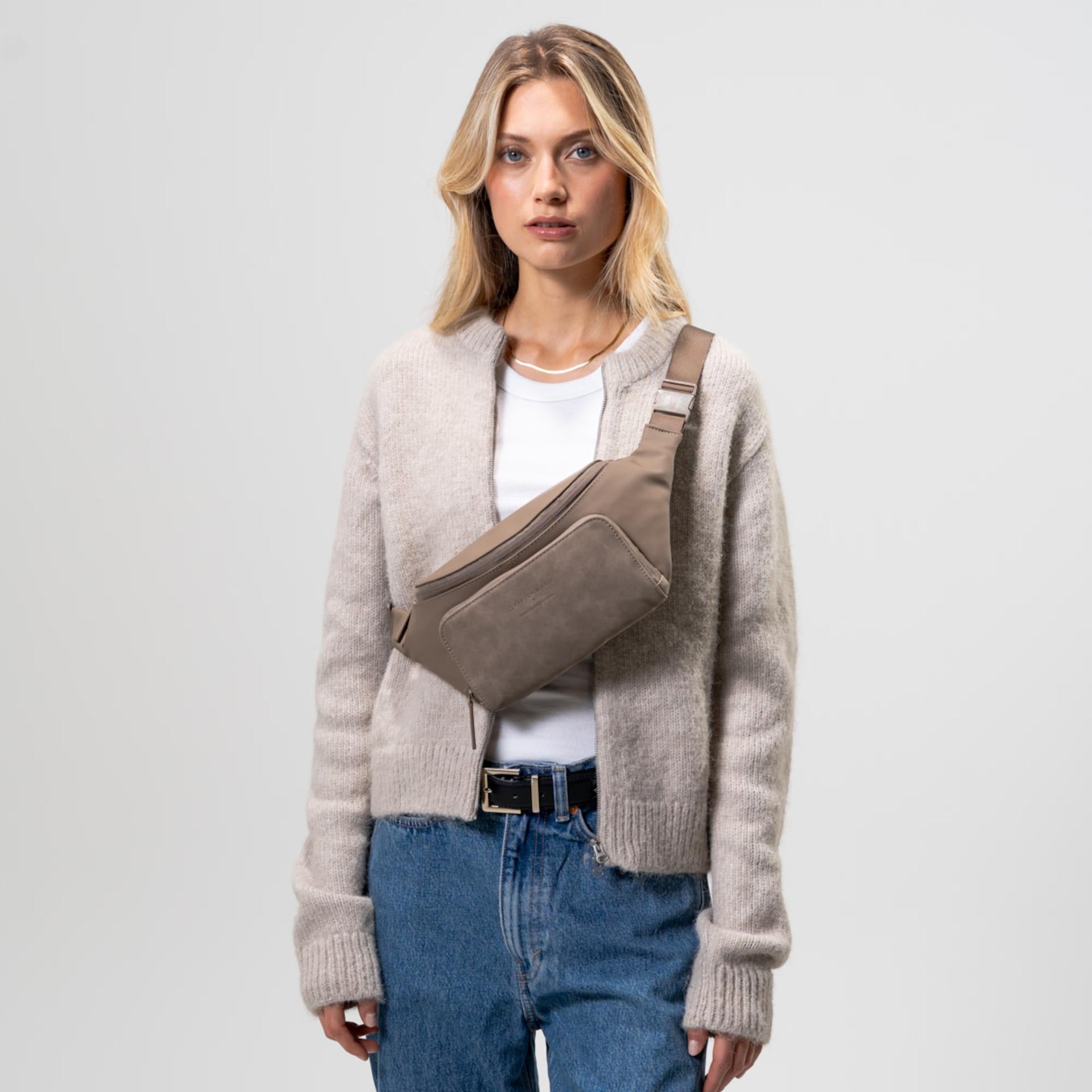 Kapten & Son Bali Crossbody Walnut