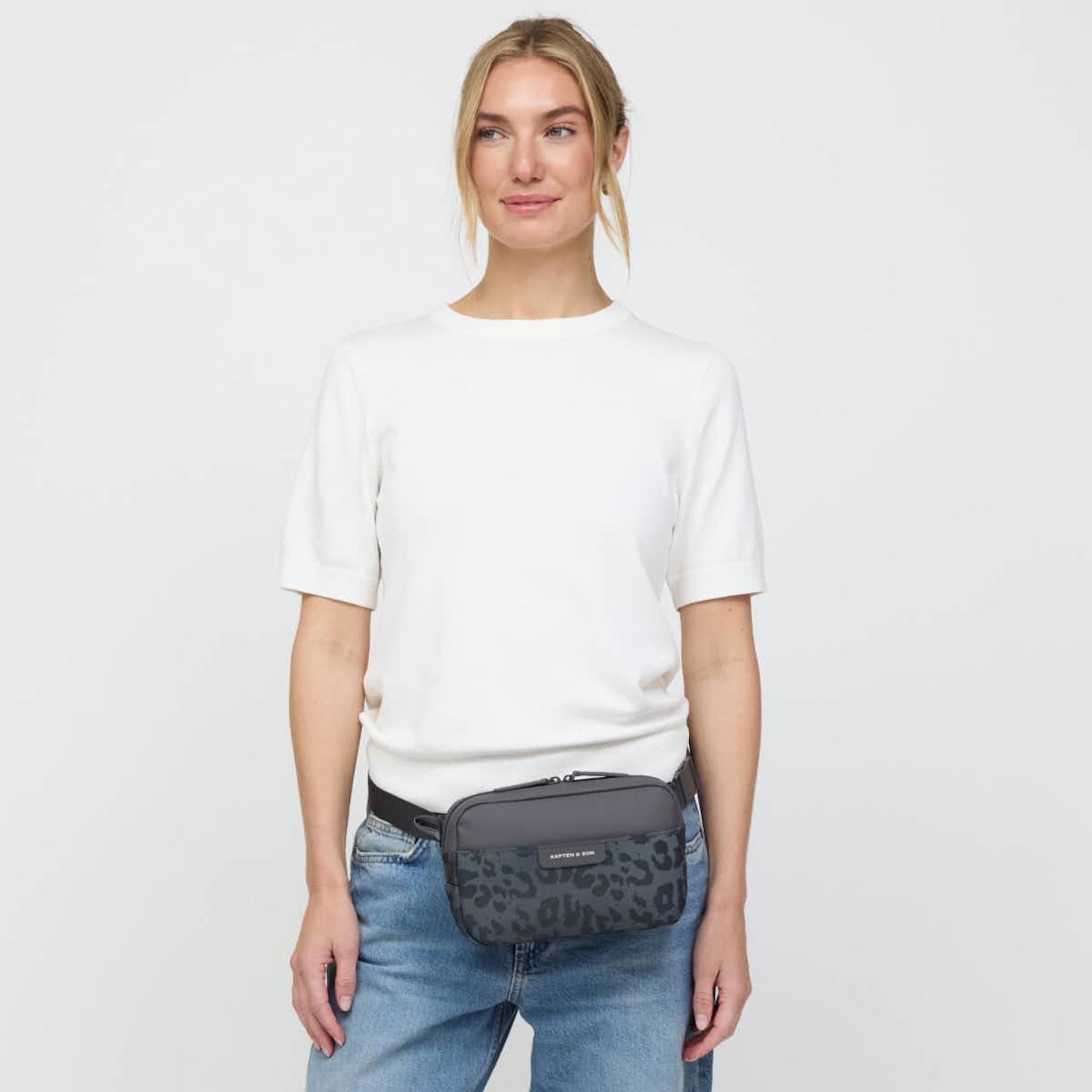 Kapten & Son Bergen Pro Crossbody Leo Dark Grey