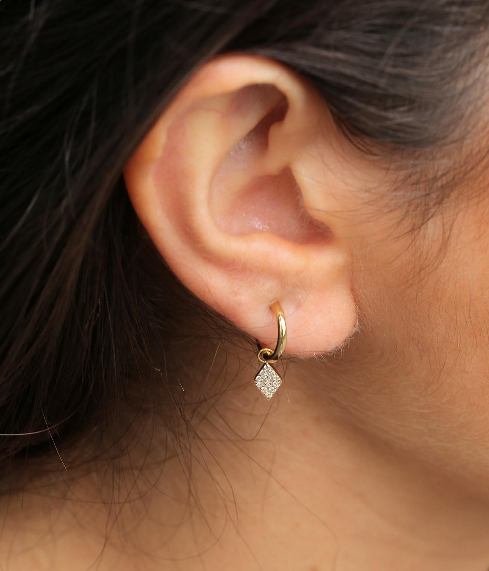Zag Bijoux Ohrringe Raute mit Steinchen Gold
