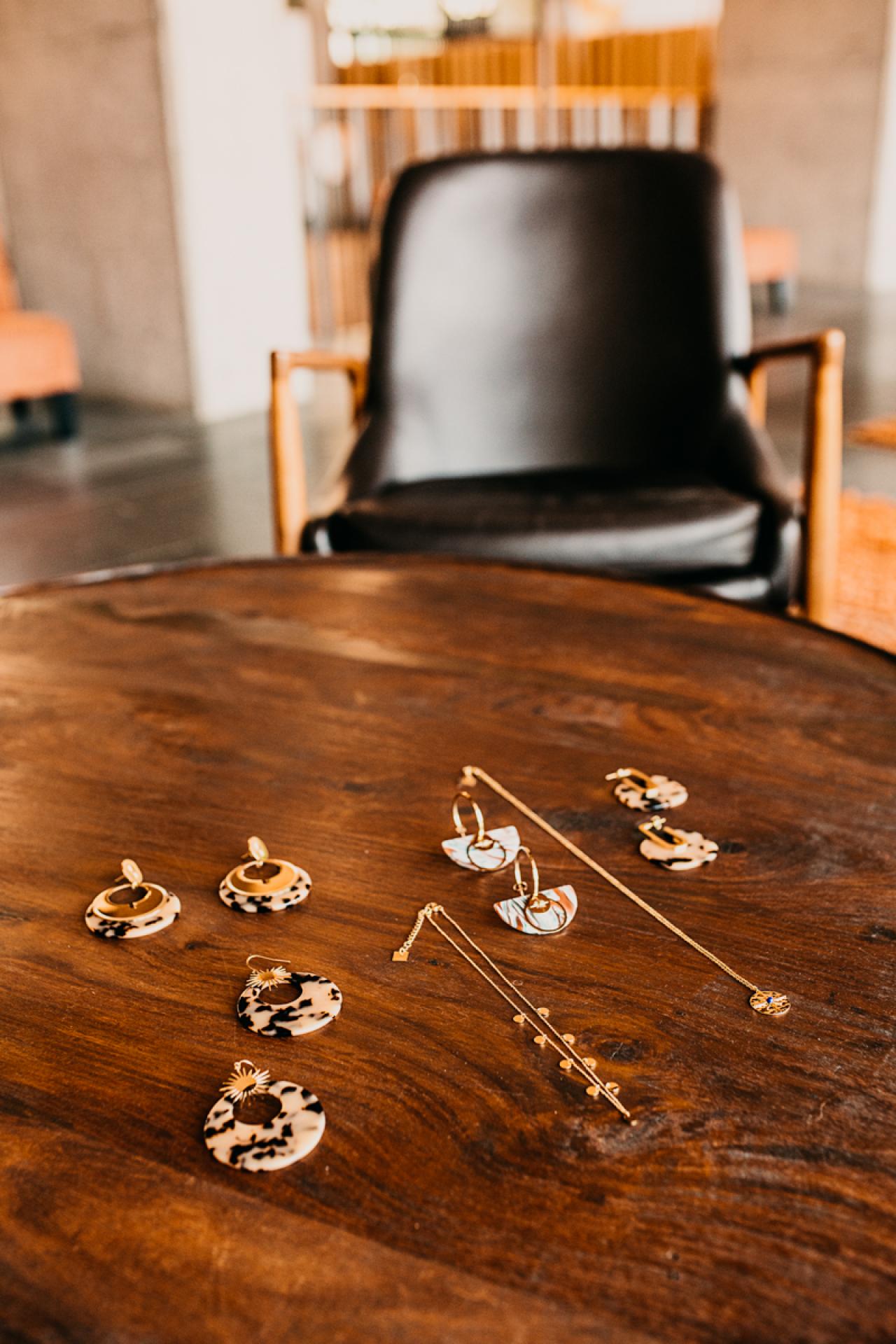 ZAG Bijoux Kurze Kette mit 9 Plättchen Gold 38+5cm