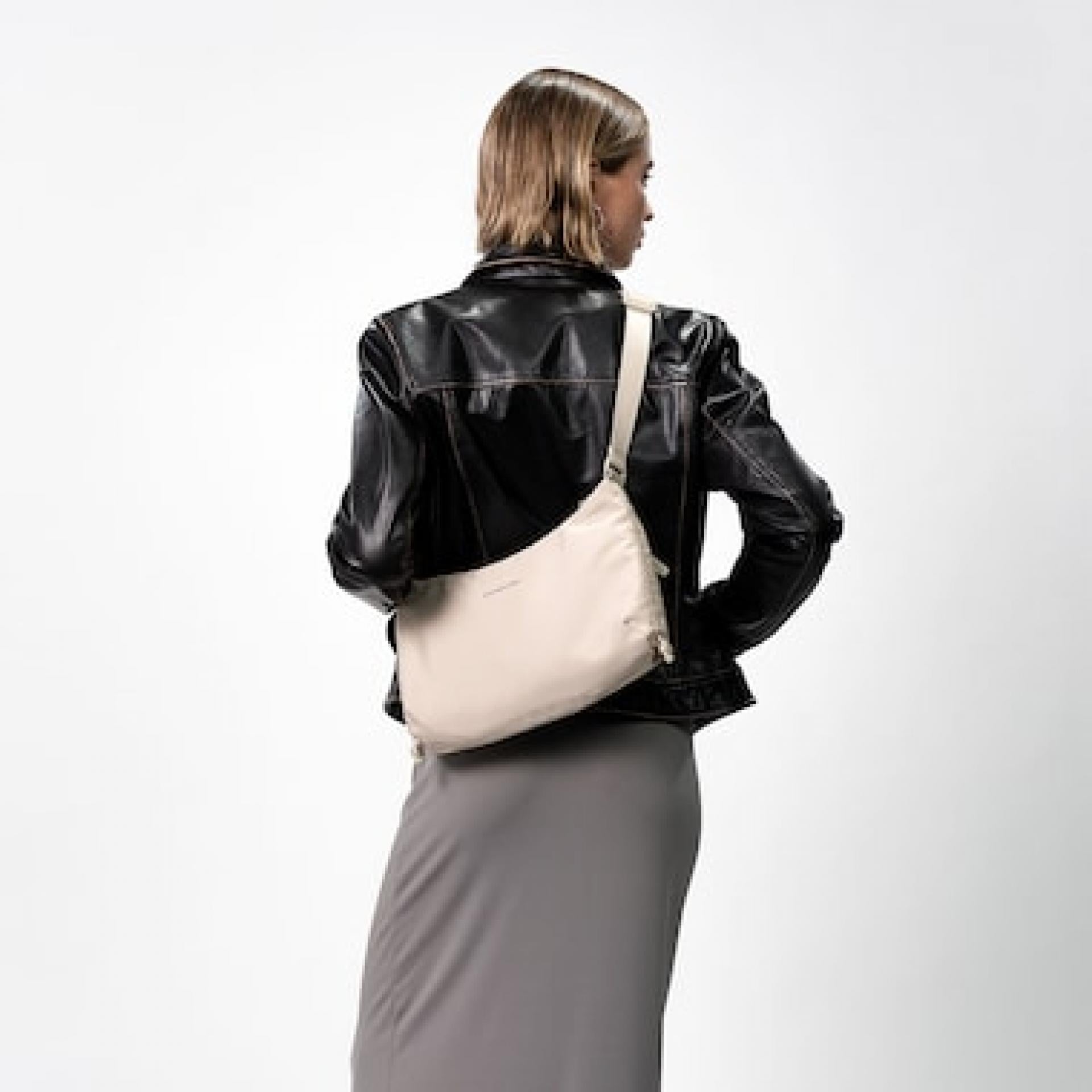 Kapten & Son Moonbag Tasche Skara small Sandstone