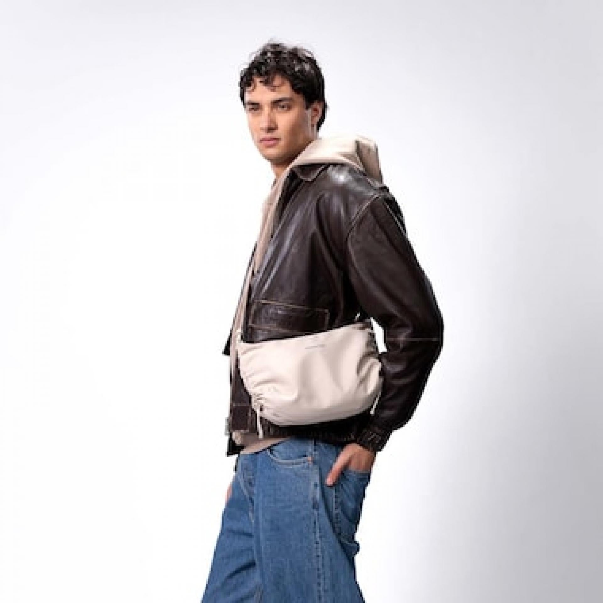 Kapten & Son Moonbag Tasche Skara small Sandstone
