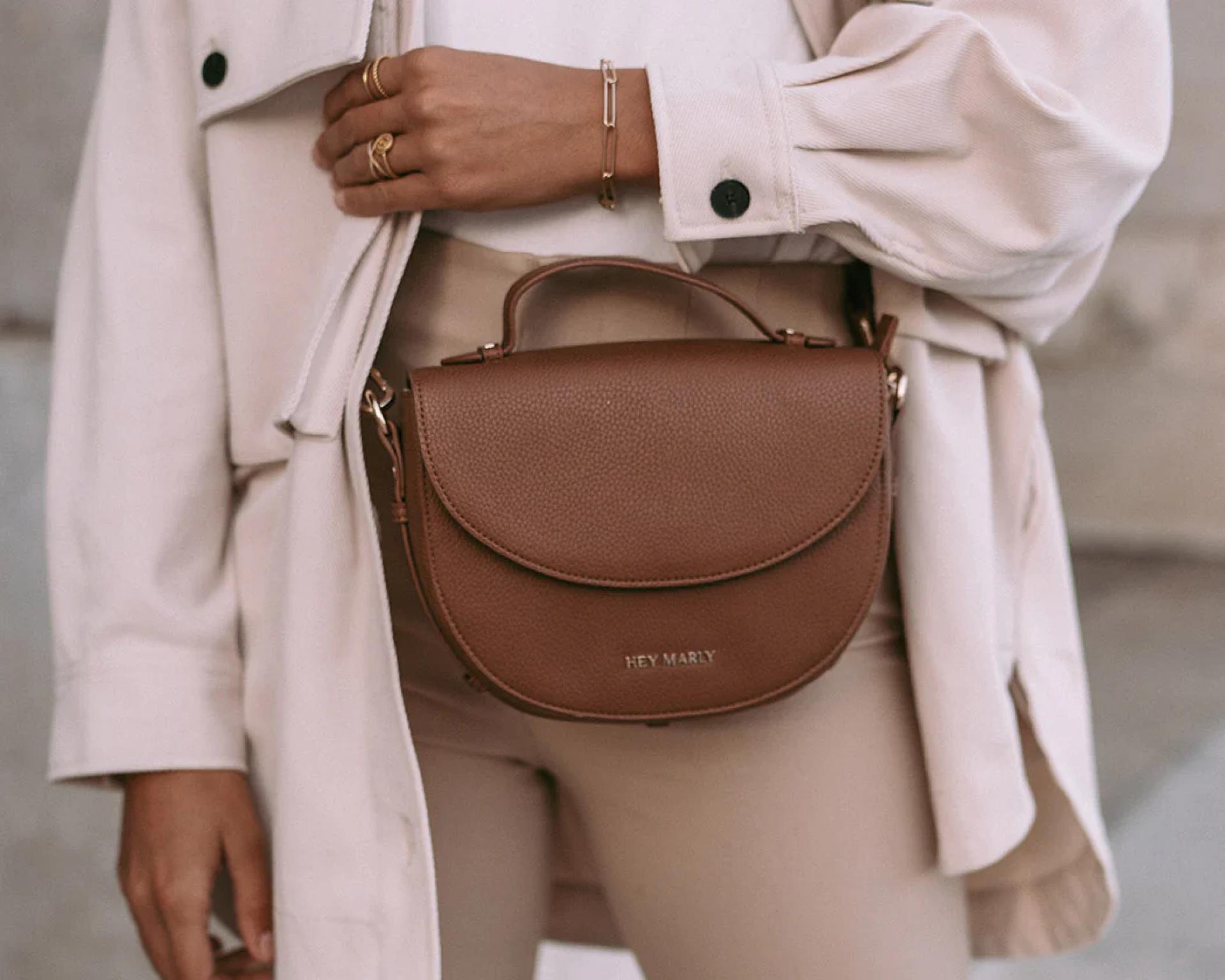 Hey Marly Handtasche Half Moon Bag Soul Sister - Variante: Cognac
