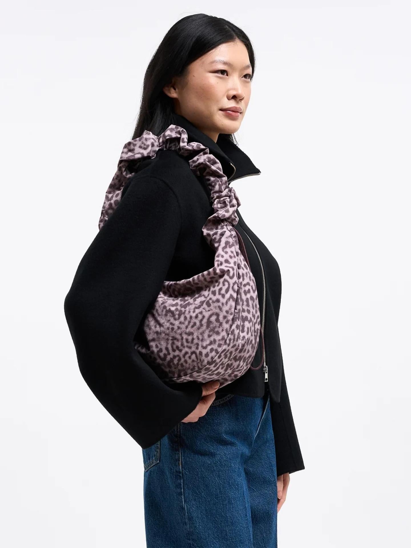 Got Bag Moon Bag Ruffle Cat Shark sea lion