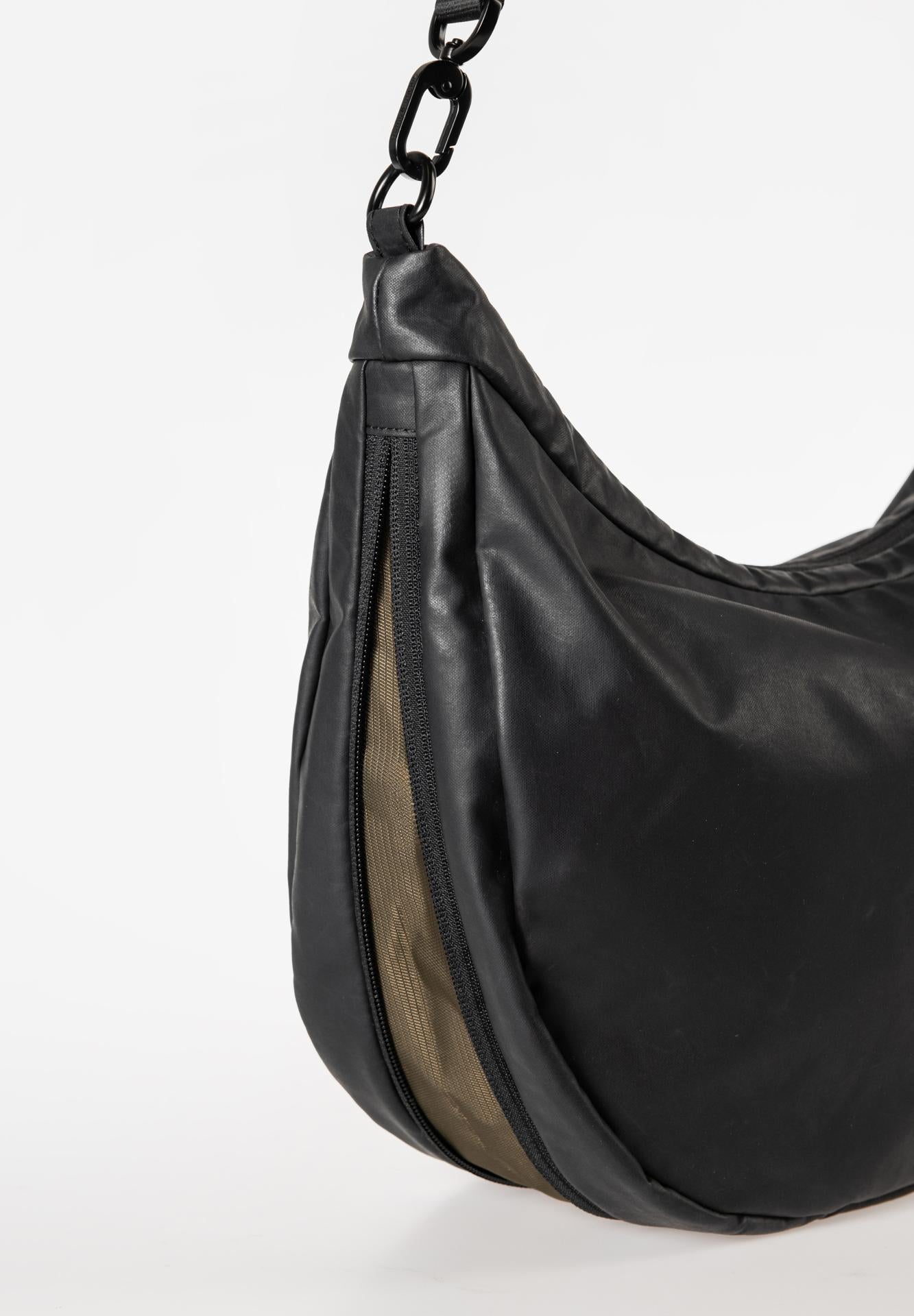 Aunts & Uncles Koyoshi RE Halfmoonbag black
