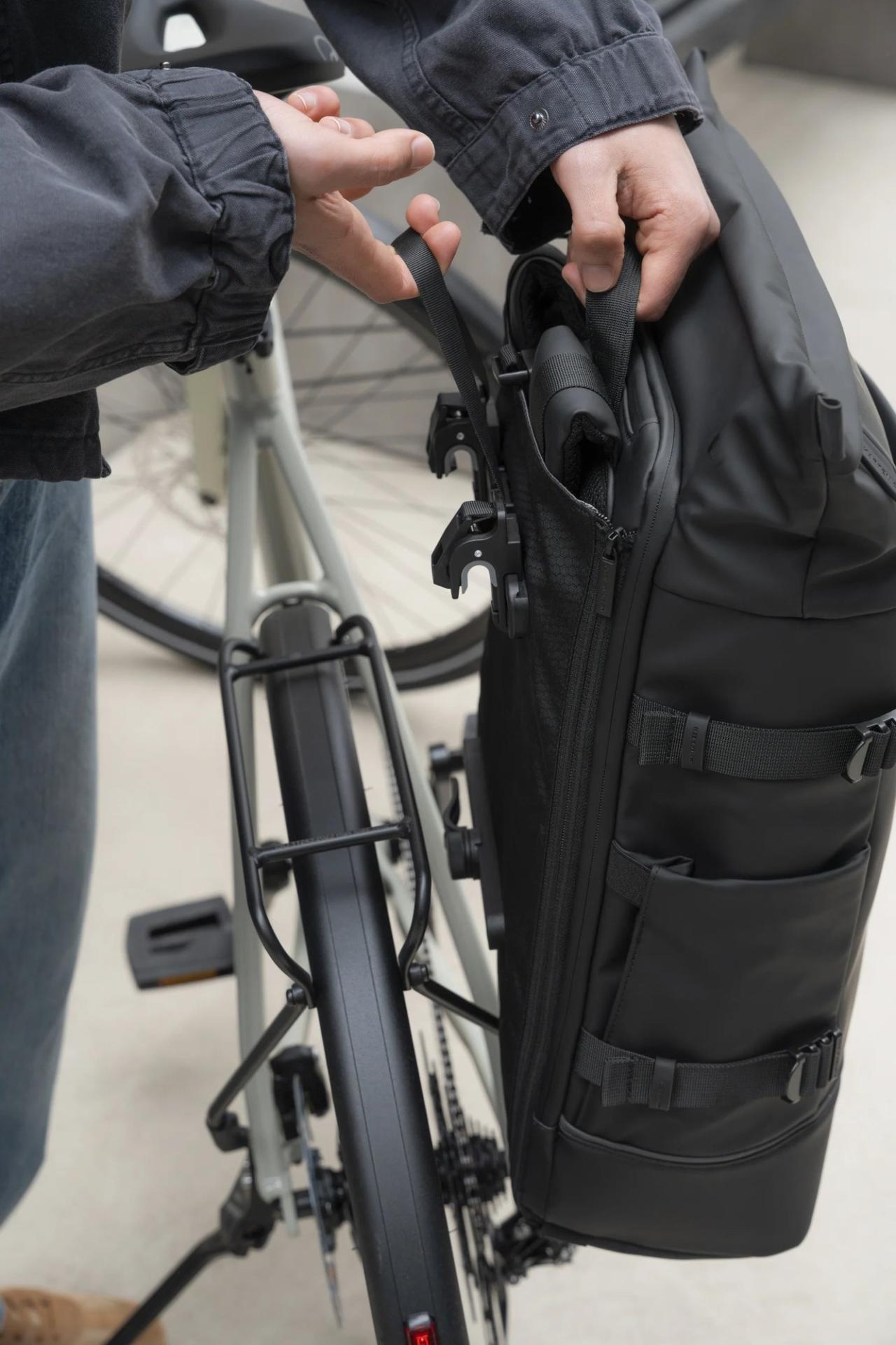 Kapten & Son  Helsinki Pro Bike Backpack All Black 