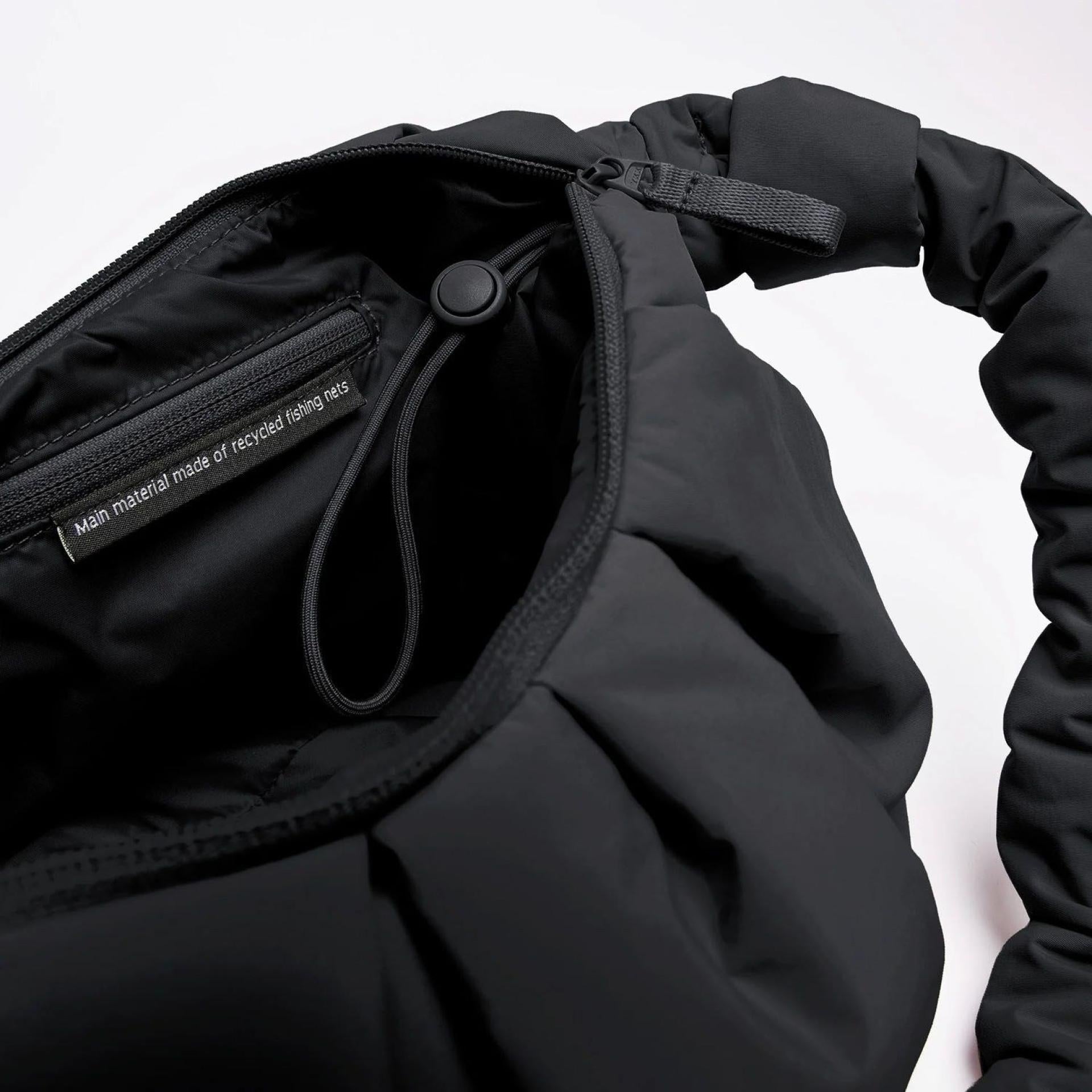 Got Bag PLEAT Moon Bag Large Black 