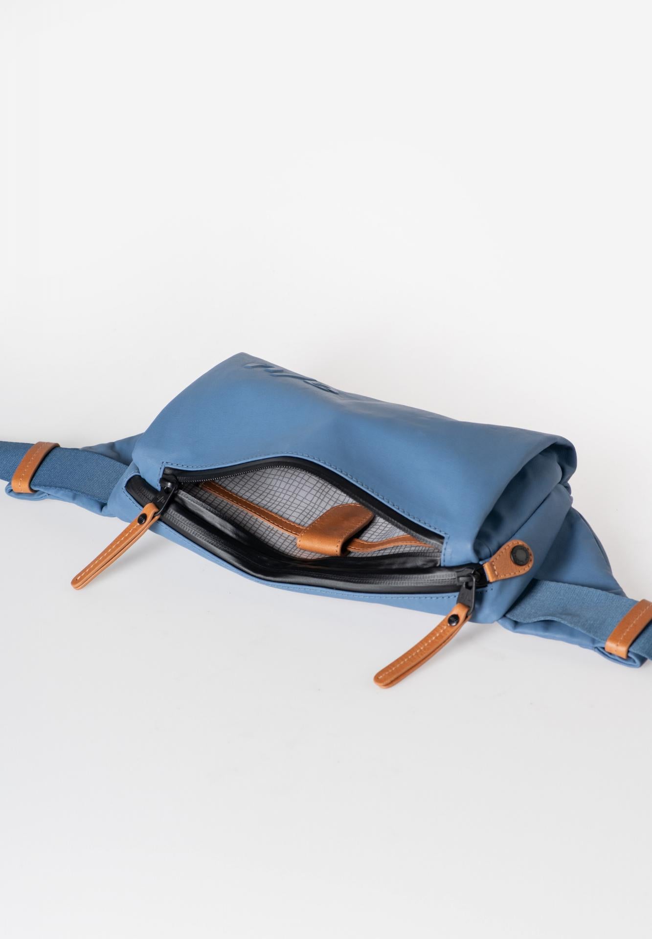 Aunts & Uncles Himeji Gürteltasche blue jeans