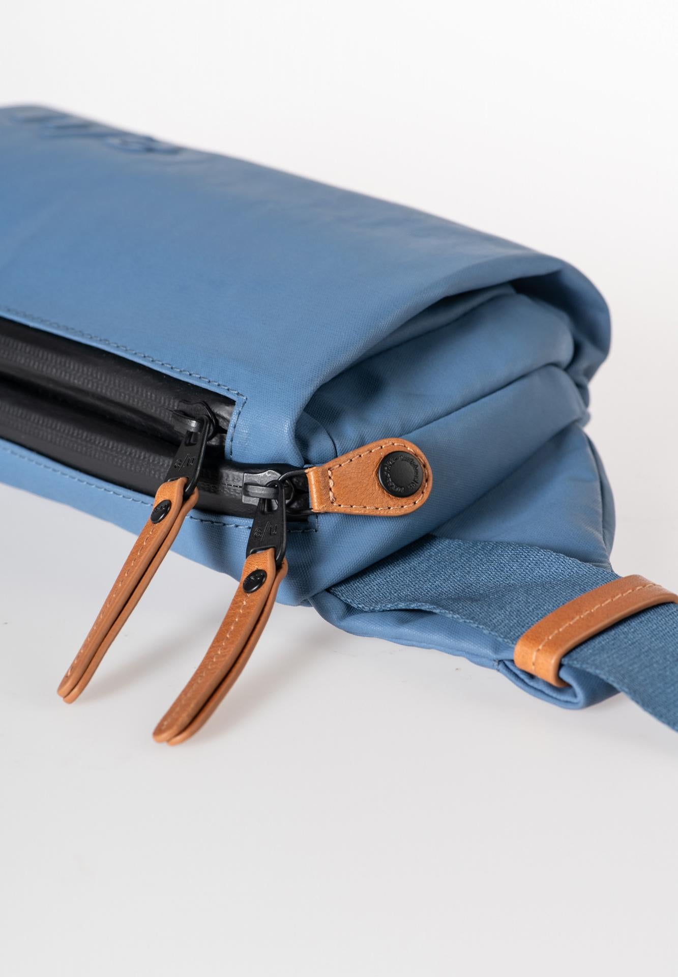 Aunts & Uncles Himeji Gürteltasche blue jeans