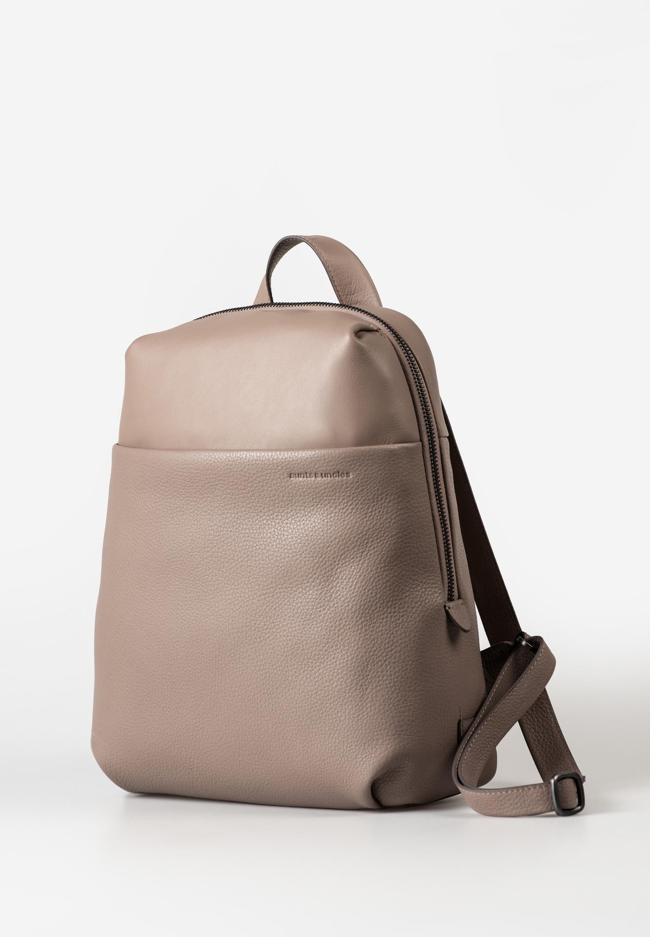 Aunts & Uncles Charm Rucksack portabella