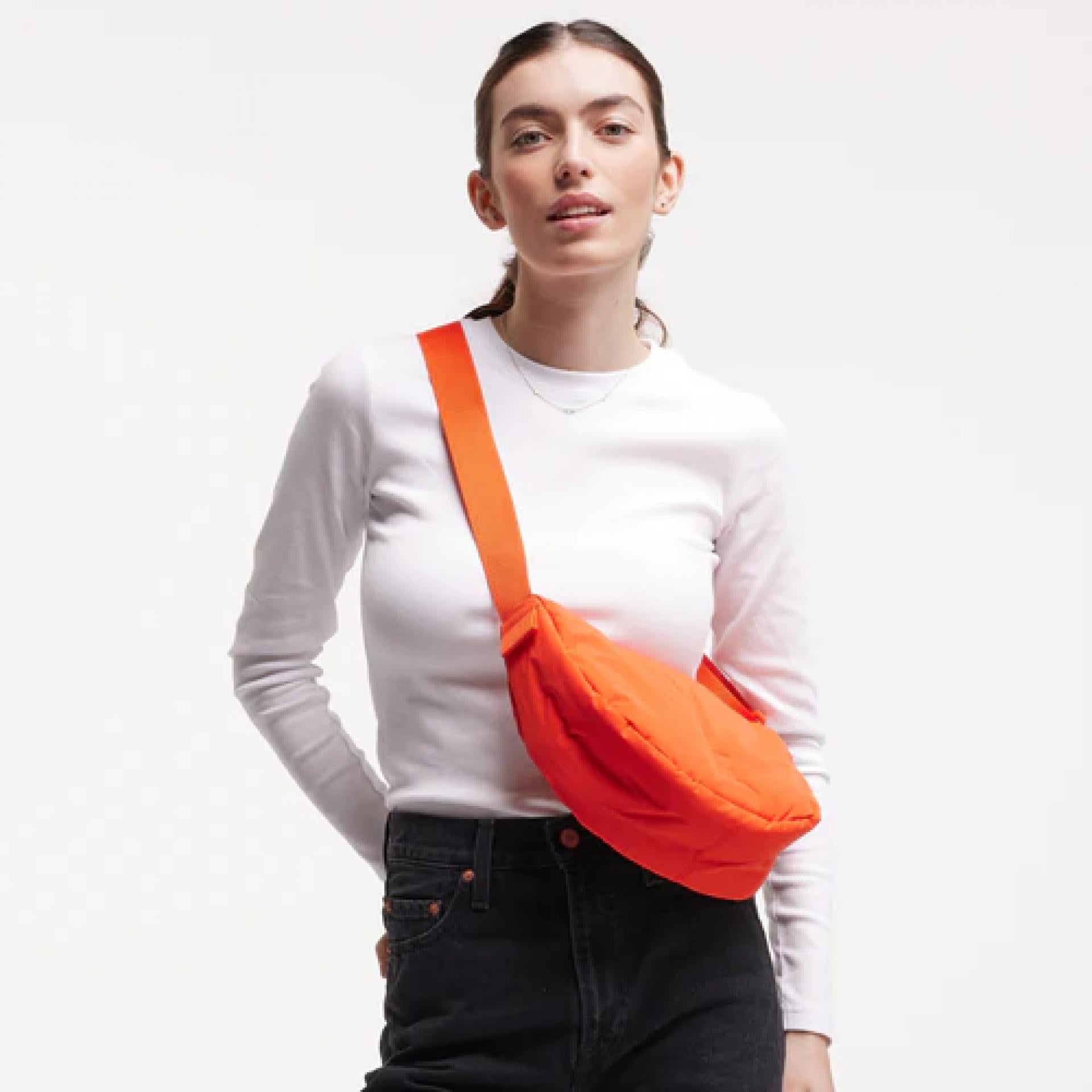 GOT BAG Cloud Moon Bag Monochrome hot coral