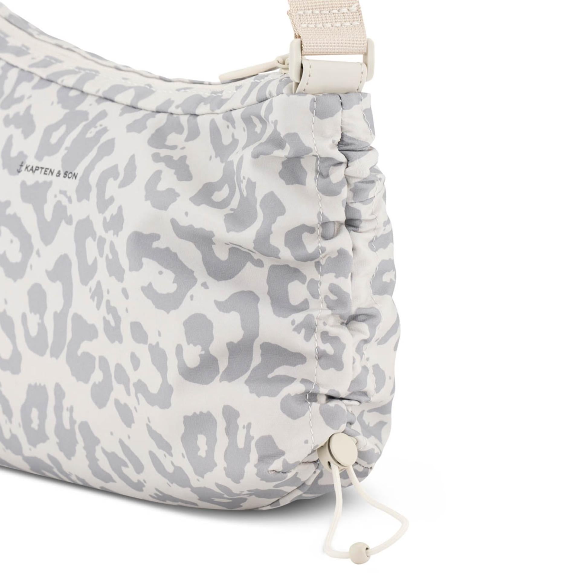Kapten and Son Umhängetasche Skara Smal Leo sadstone