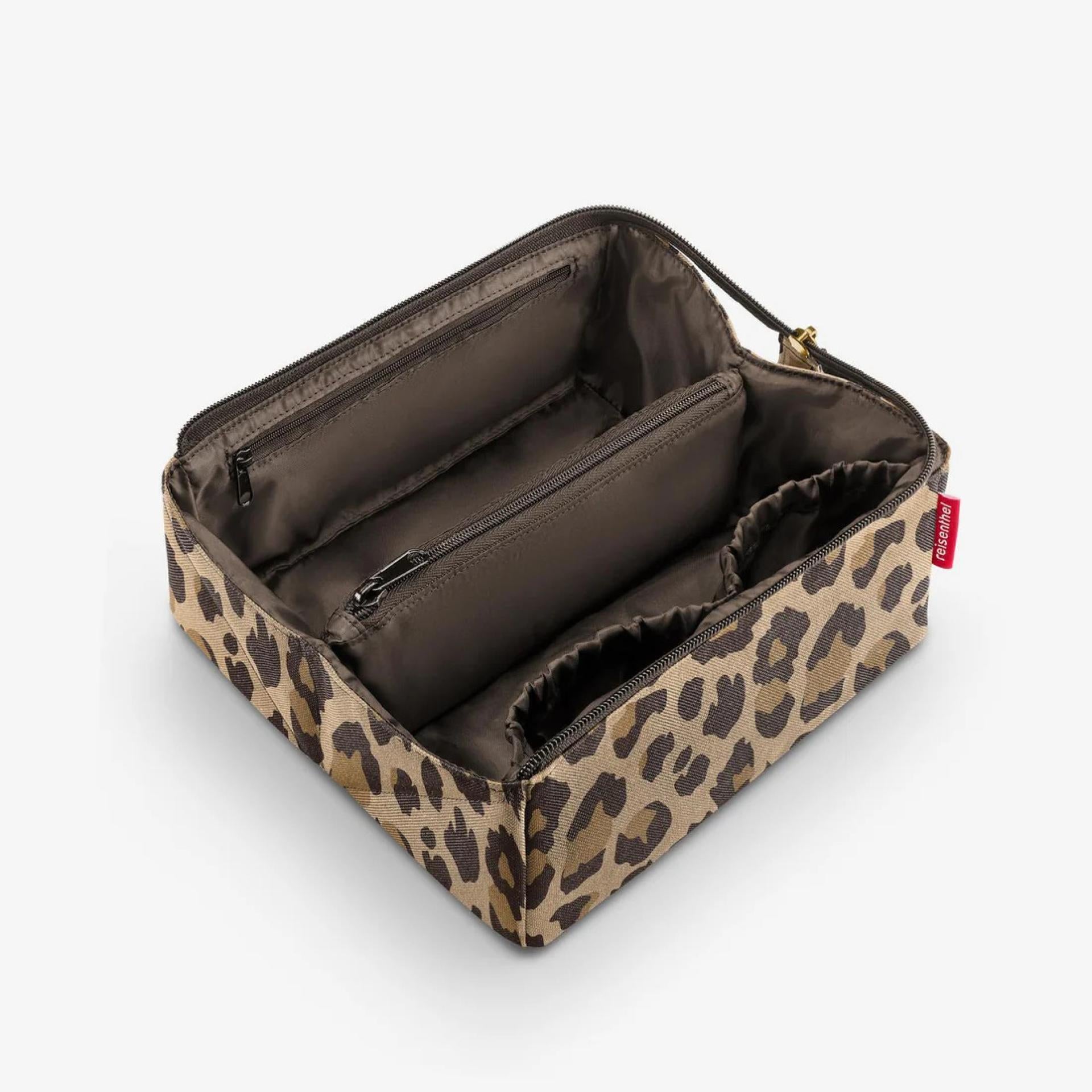 Reisenthel Kulturbeutel fold case twist leo macchiato