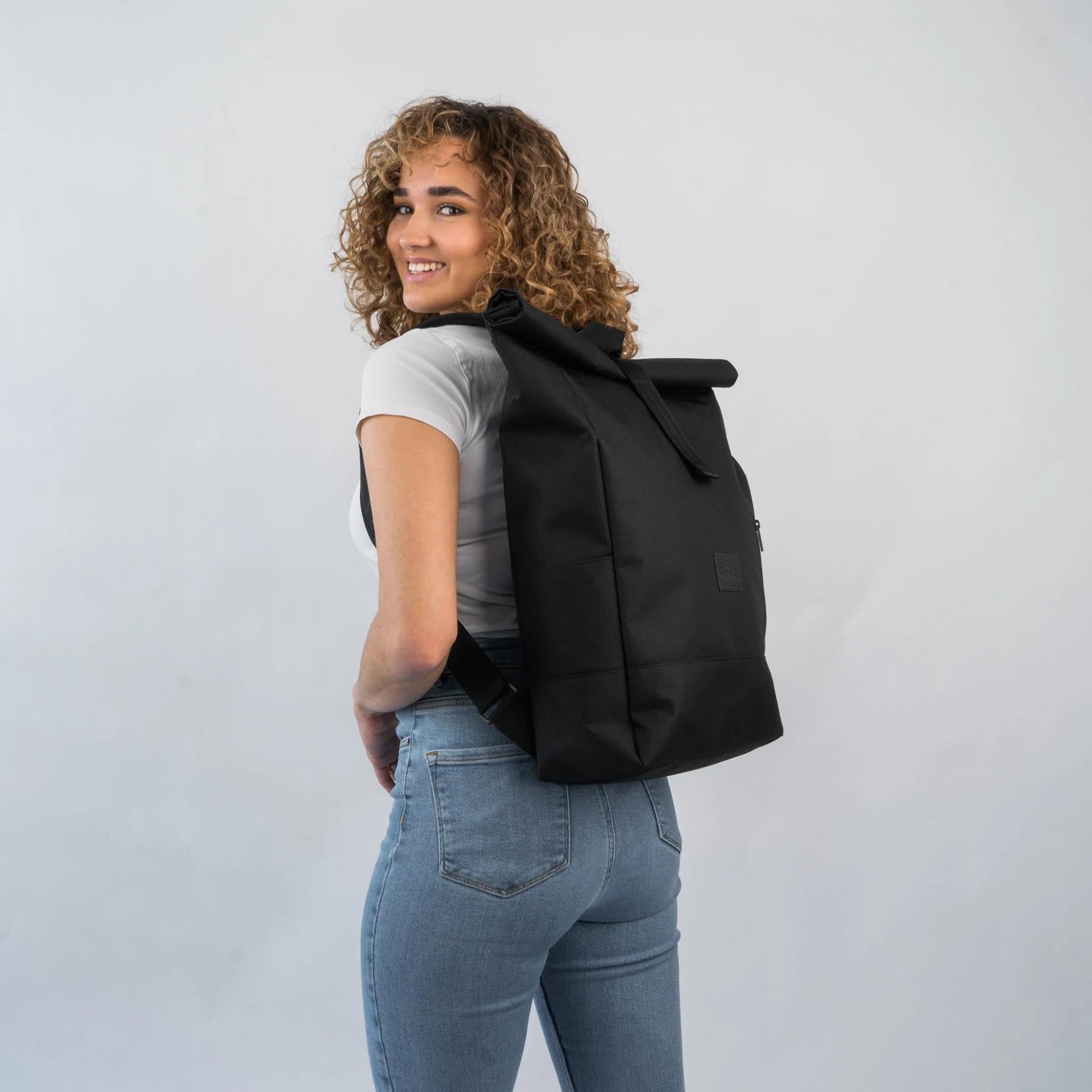 Johnny Urban Rolltop Rucksack Robin Large Schwarz