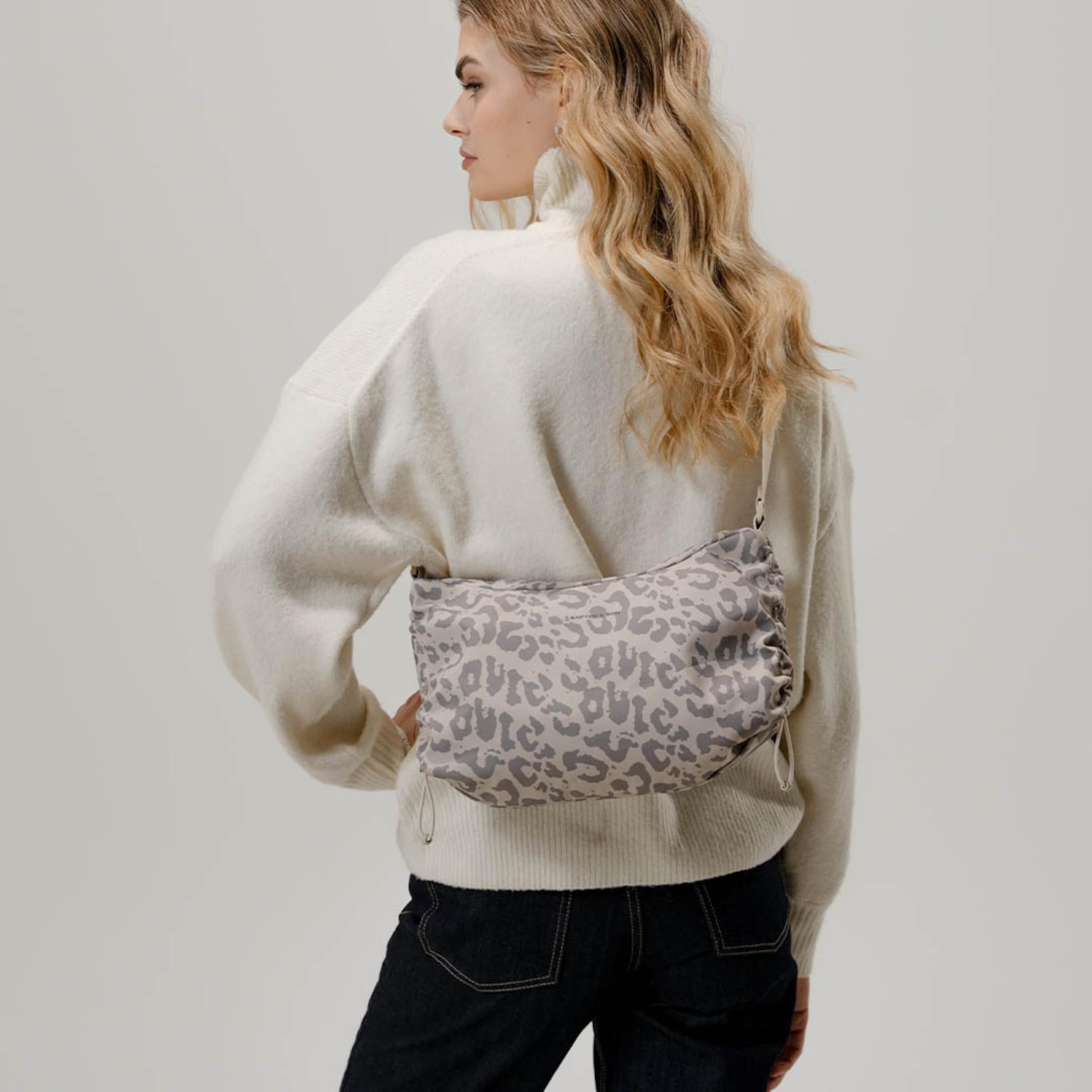 Kapten and Son Umhängetasche Skara Smal Leo sadstone