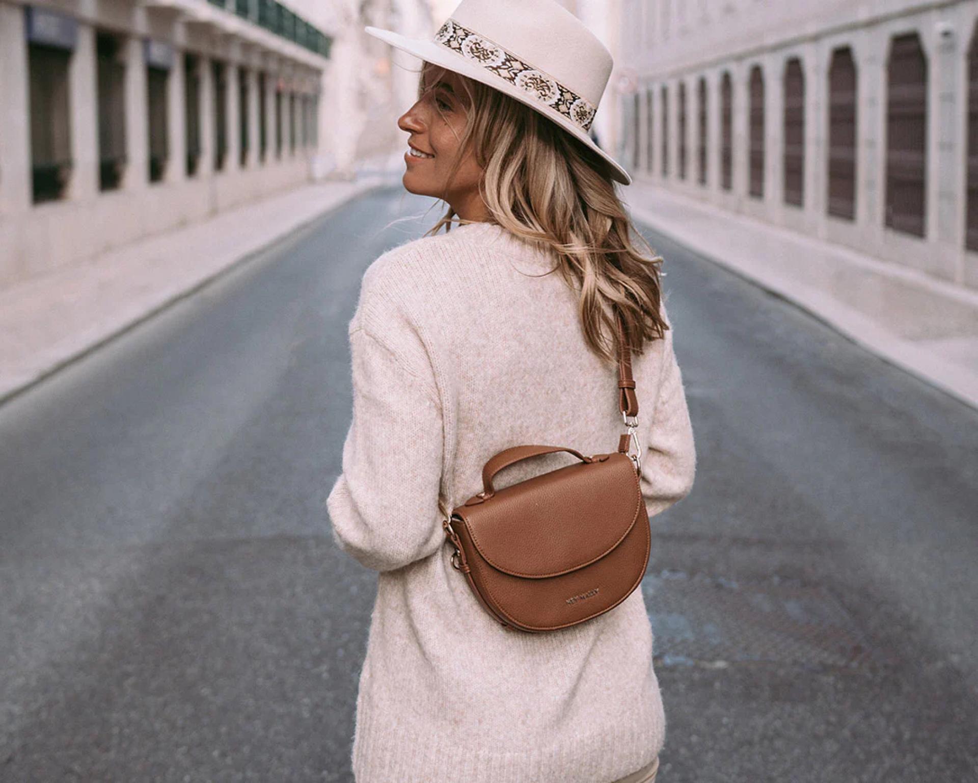 Hey Marly Handtasche Half Moon Bag Soul Sister - Variante: Cognac